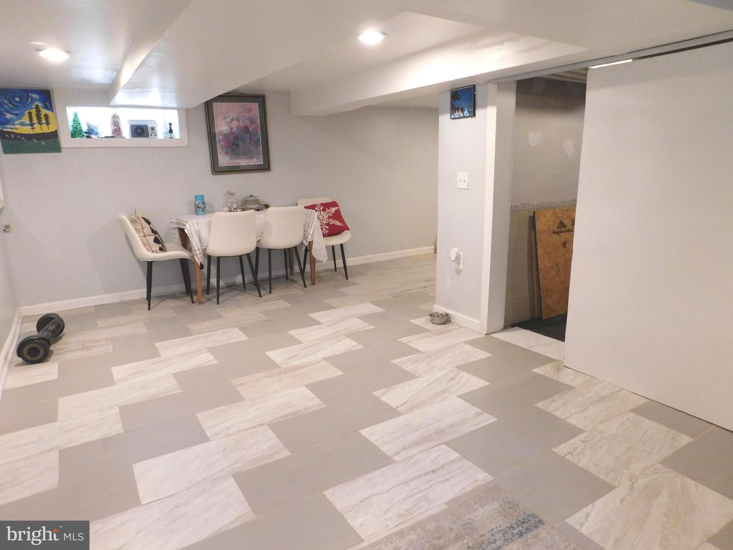 316 VIRGINIA AVE, WINCHESTER, Virginia 22601, 3 Bedrooms Bedrooms, ,1 BathroomBathrooms,Residential,For sale,316 VIRGINIA AVE,VAWI2008912 MLS # VAWI2008912