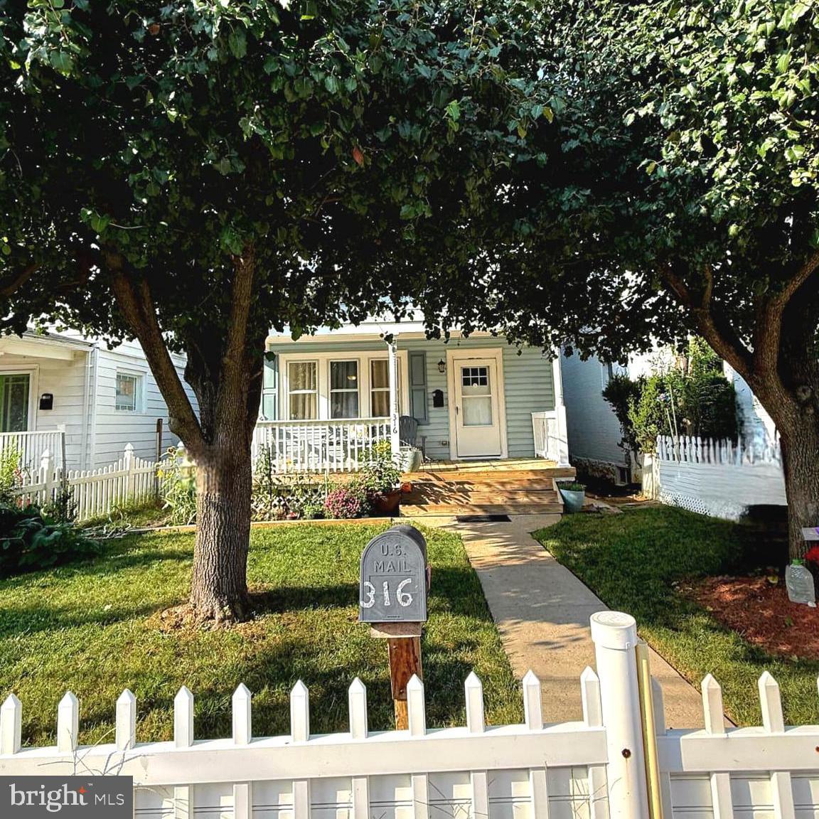 316 VIRGINIA AVE, WINCHESTER, Virginia 22601, 3 Bedrooms Bedrooms, ,1 BathroomBathrooms,Residential,For sale,316 VIRGINIA AVE,VAWI2008912 MLS # VAWI2008912