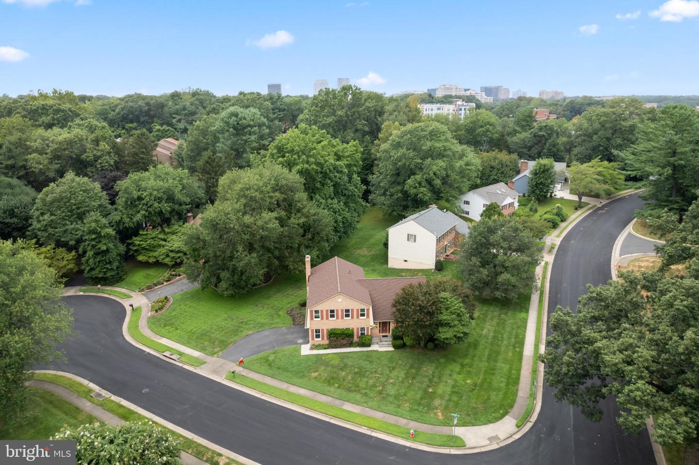 1950 WEYBRIDGE LN, RESTON, Virginia 20191, 5 Bedrooms Bedrooms, ,4 BathroomsBathrooms,Residential,For sale,1950 WEYBRIDGE LN,VAFX2262102 MLS # VAFX2262102