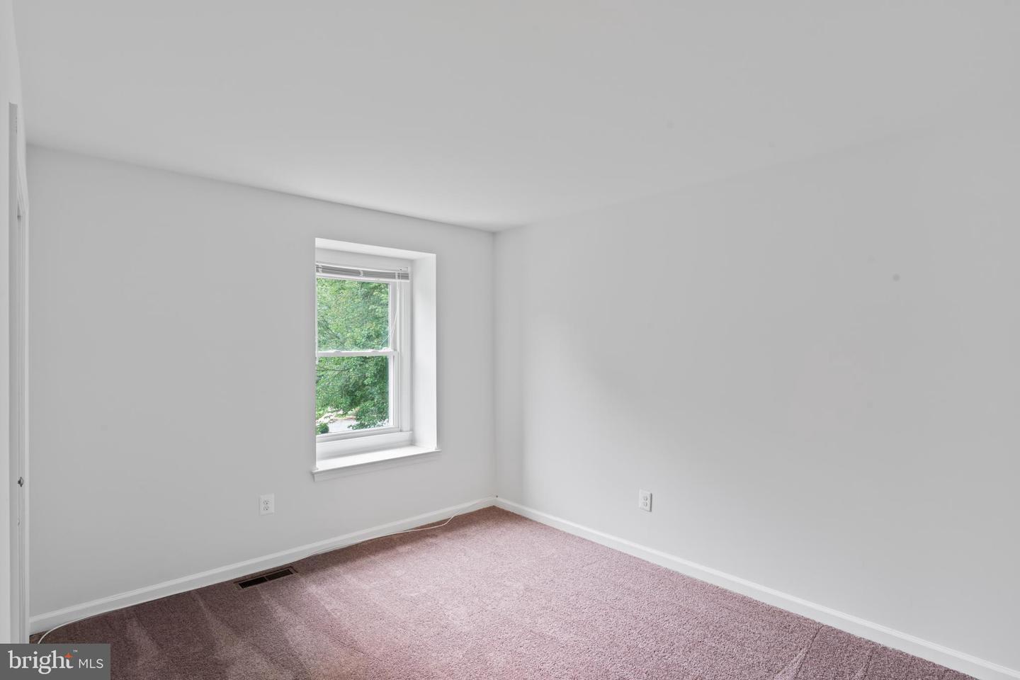 1950 WEYBRIDGE LN, RESTON, Virginia 20191, 5 Bedrooms Bedrooms, ,4 BathroomsBathrooms,Residential,For sale,1950 WEYBRIDGE LN,VAFX2262102 MLS # VAFX2262102