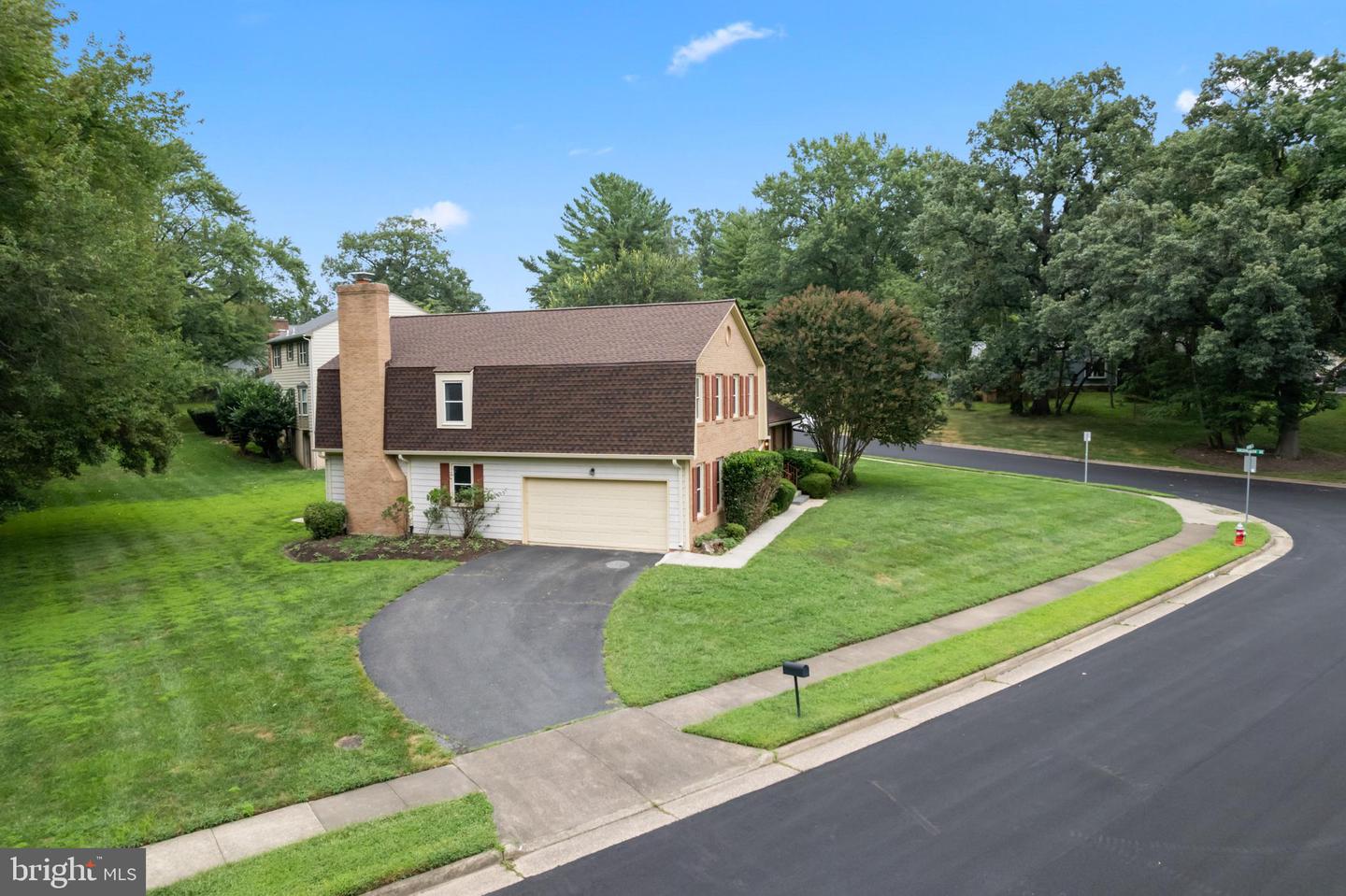 1950 WEYBRIDGE LN, RESTON, Virginia 20191, 5 Bedrooms Bedrooms, ,4 BathroomsBathrooms,Residential,For sale,1950 WEYBRIDGE LN,VAFX2262102 MLS # VAFX2262102