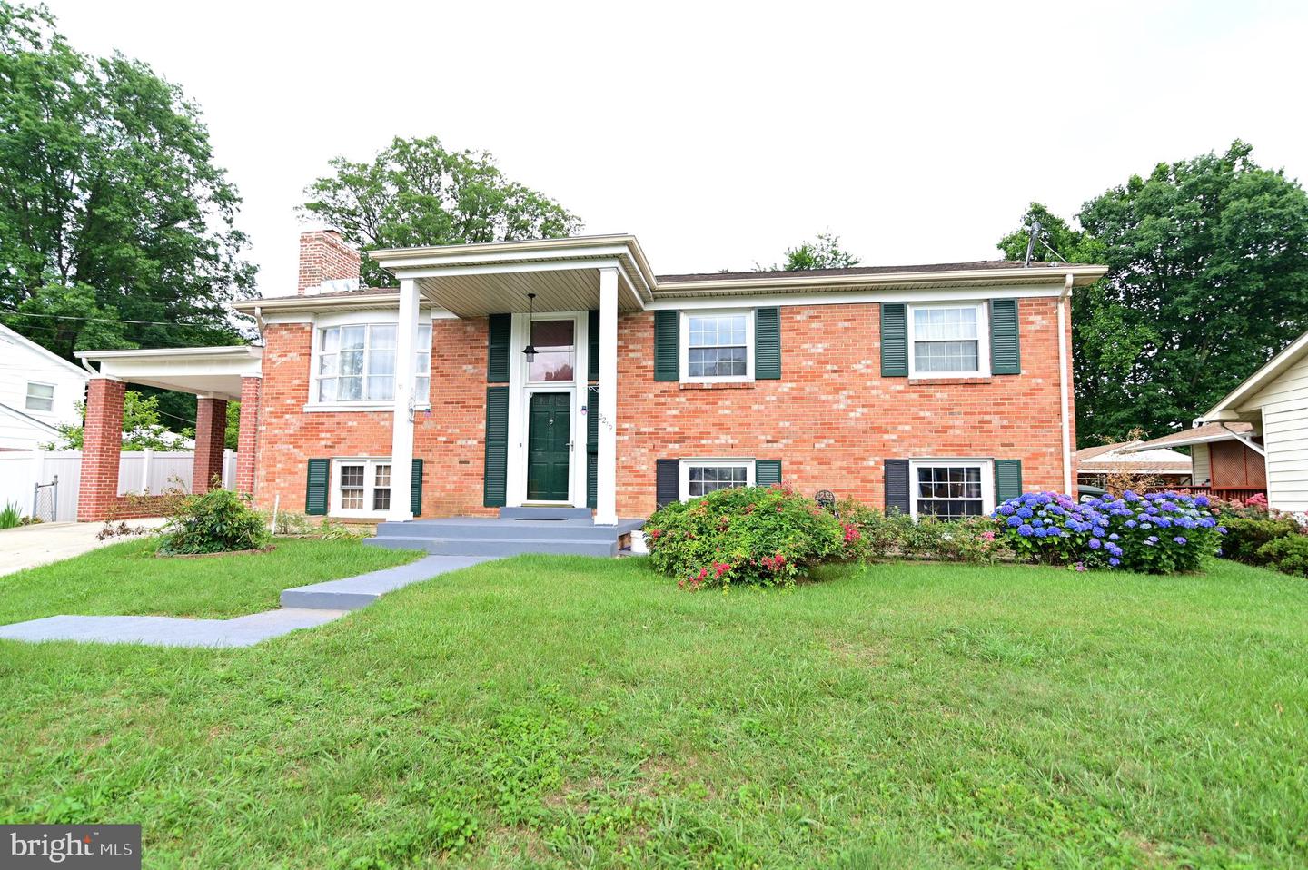 2219 MADISON CT, WOODBRIDGE, Virginia 22191, 6 Bedrooms Bedrooms, ,3 BathroomsBathrooms,Residential,For sale,2219 MADISON CT,VAPW2101816 MLS # VAPW2101816