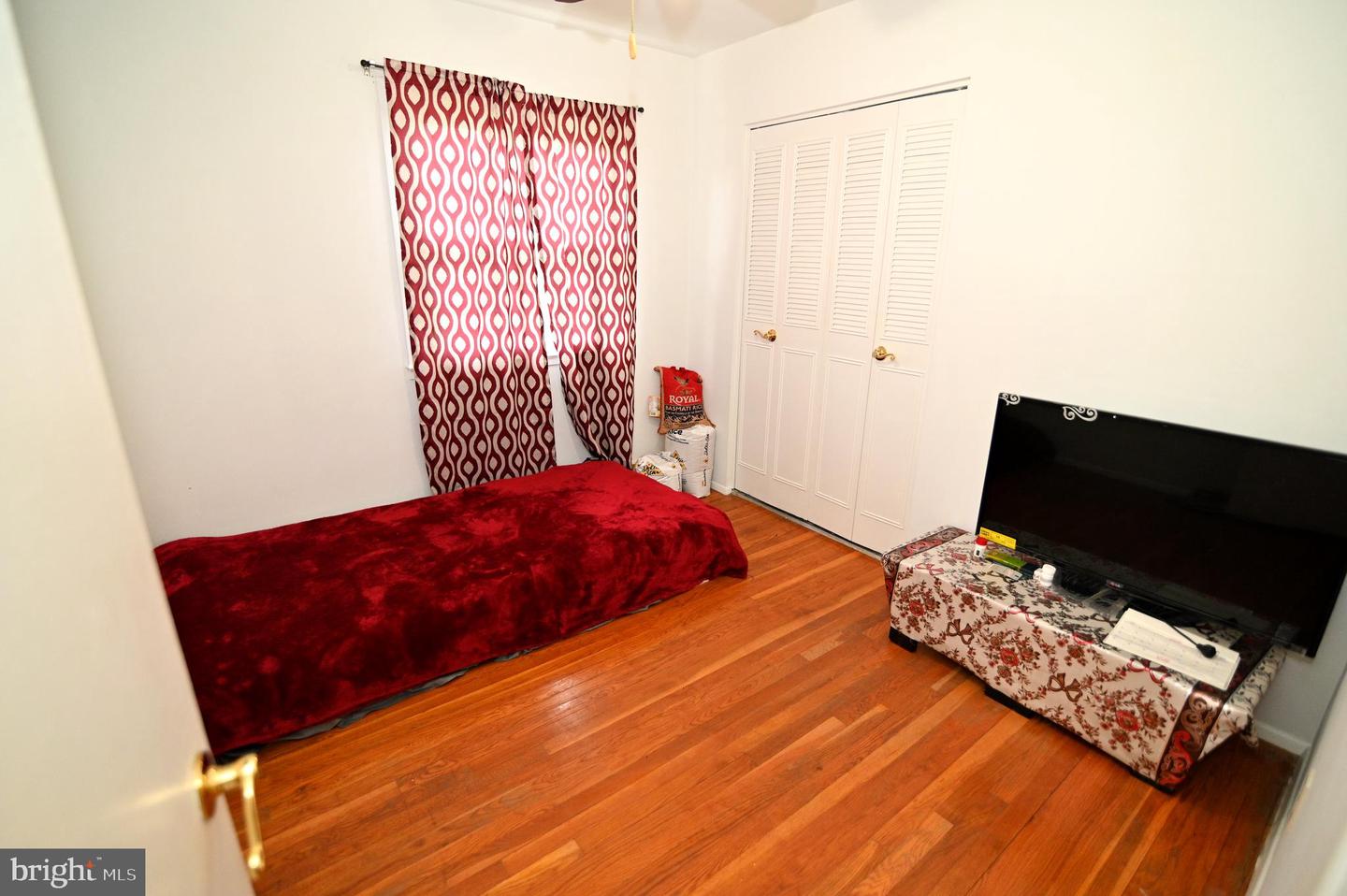 2219 MADISON CT, WOODBRIDGE, Virginia 22191, 6 Bedrooms Bedrooms, ,3 BathroomsBathrooms,Residential,For sale,2219 MADISON CT,VAPW2101816 MLS # VAPW2101816