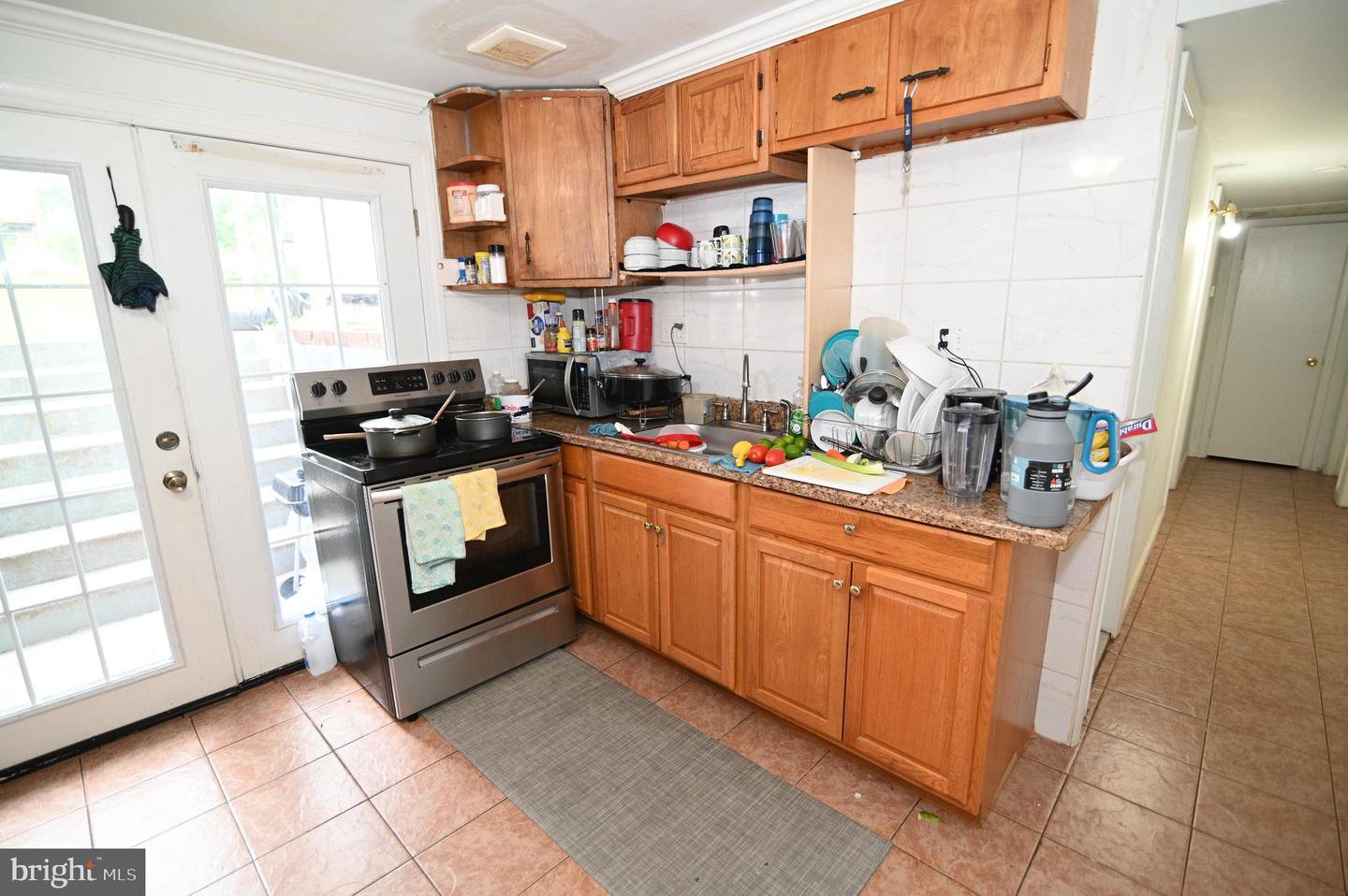 2219 MADISON CT, WOODBRIDGE, Virginia 22191, 6 Bedrooms Bedrooms, ,3 BathroomsBathrooms,Residential,For sale,2219 MADISON CT,VAPW2101816 MLS # VAPW2101816