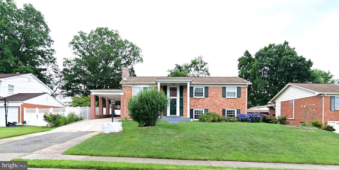 2219 MADISON CT, WOODBRIDGE, Virginia 22191, 6 Bedrooms Bedrooms, ,3 BathroomsBathrooms,Residential,For sale,2219 MADISON CT,VAPW2101816 MLS # VAPW2101816