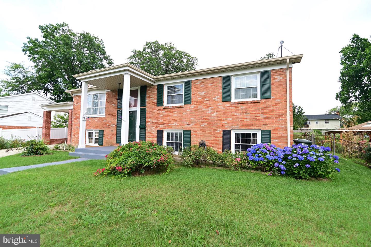2219 MADISON CT, WOODBRIDGE, Virginia 22191, 6 Bedrooms Bedrooms, ,3 BathroomsBathrooms,Residential,For sale,2219 MADISON CT,VAPW2101816 MLS # VAPW2101816