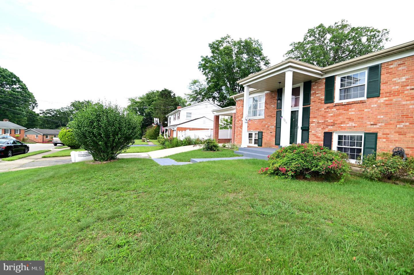 2219 MADISON CT, WOODBRIDGE, Virginia 22191, 6 Bedrooms Bedrooms, ,3 BathroomsBathrooms,Residential,For sale,2219 MADISON CT,VAPW2101816 MLS # VAPW2101816