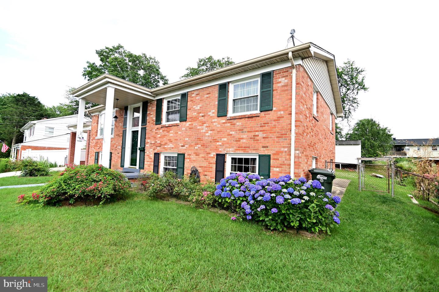 2219 MADISON CT, WOODBRIDGE, Virginia 22191, 6 Bedrooms Bedrooms, ,3 BathroomsBathrooms,Residential,For sale,2219 MADISON CT,VAPW2101816 MLS # VAPW2101816