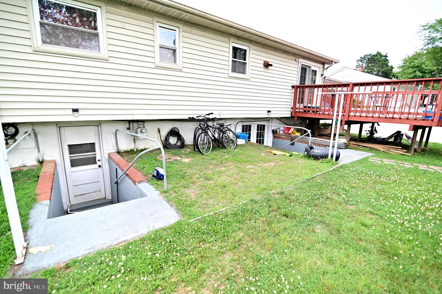 2219 MADISON CT, WOODBRIDGE, Virginia 22191, 6 Bedrooms Bedrooms, ,3 BathroomsBathrooms,Residential,For sale,2219 MADISON CT,VAPW2101816 MLS # VAPW2101816