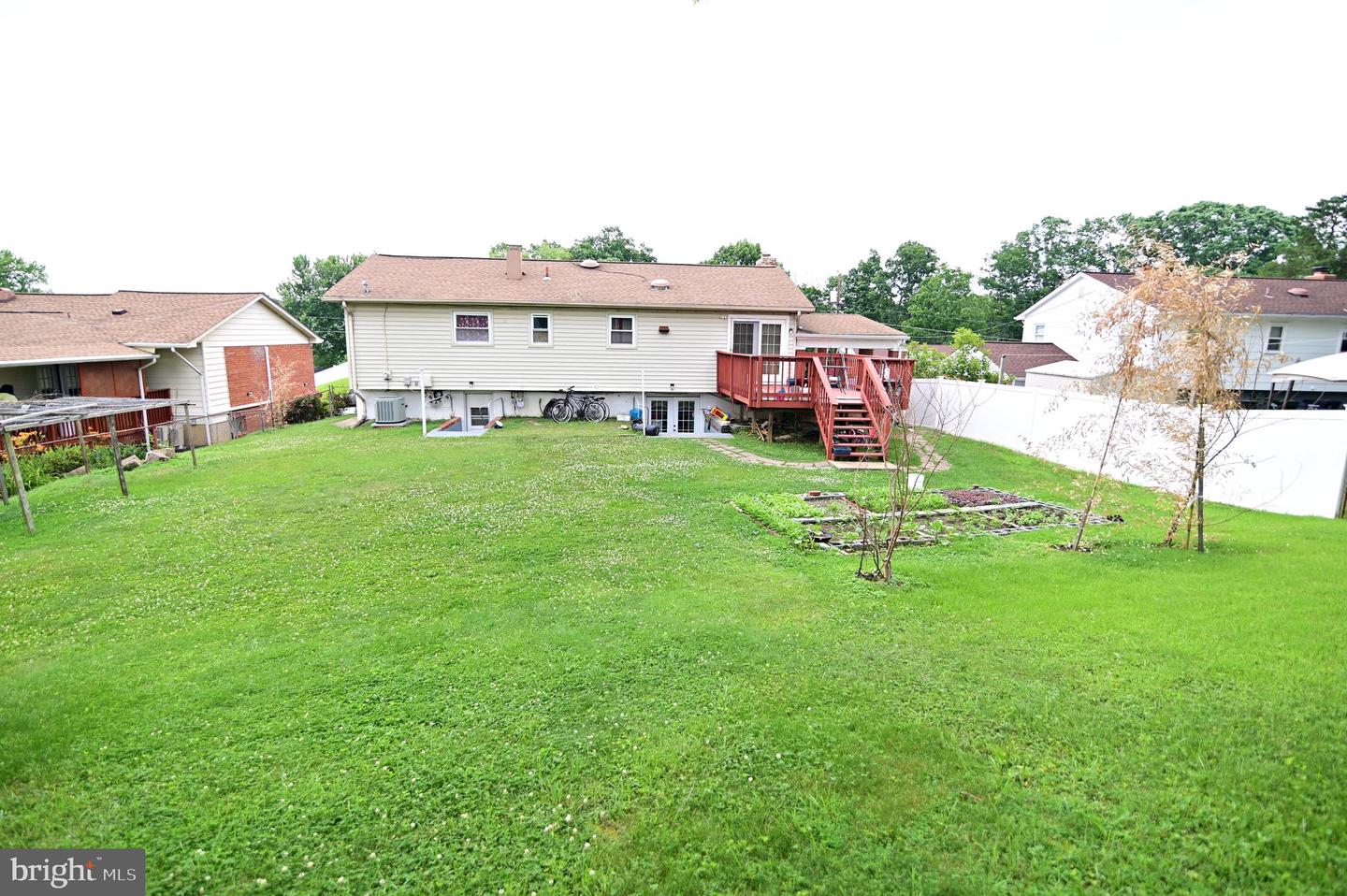2219 MADISON CT, WOODBRIDGE, Virginia 22191, 6 Bedrooms Bedrooms, ,3 BathroomsBathrooms,Residential,For sale,2219 MADISON CT,VAPW2101816 MLS # VAPW2101816