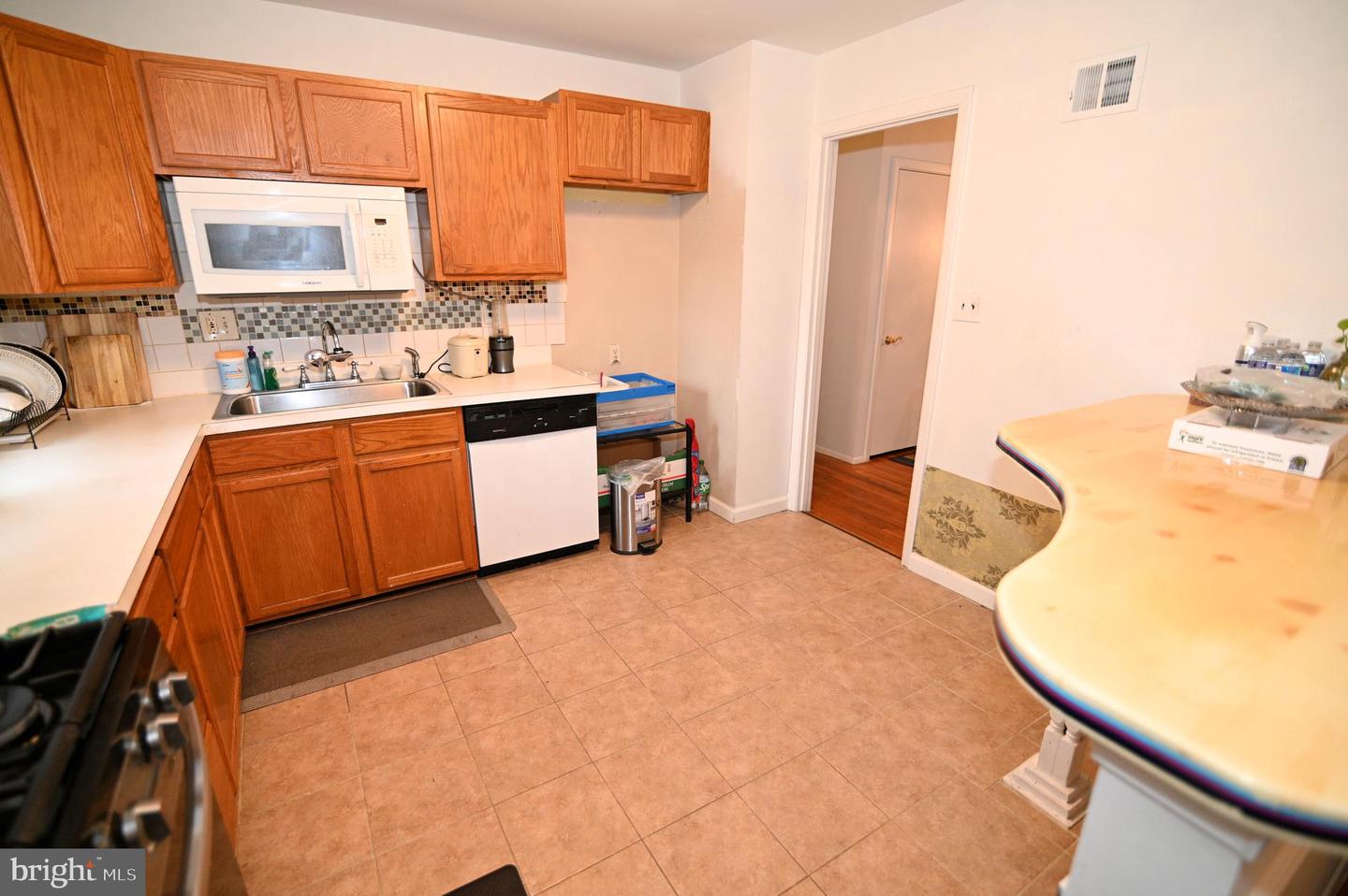 2219 MADISON CT, WOODBRIDGE, Virginia 22191, 6 Bedrooms Bedrooms, ,3 BathroomsBathrooms,Residential,For sale,2219 MADISON CT,VAPW2101816 MLS # VAPW2101816