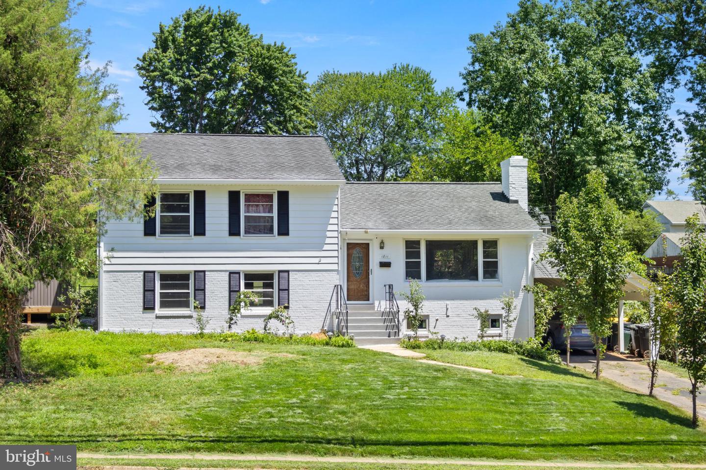 1811 WESTMORELAND ST, MCLEAN, Virginia 22101, 4 Bedrooms Bedrooms, 7 Rooms Rooms,3 BathroomsBathrooms,Residential,For sale,1811 WESTMORELAND ST,VAFX2262112 MLS # VAFX2262112
