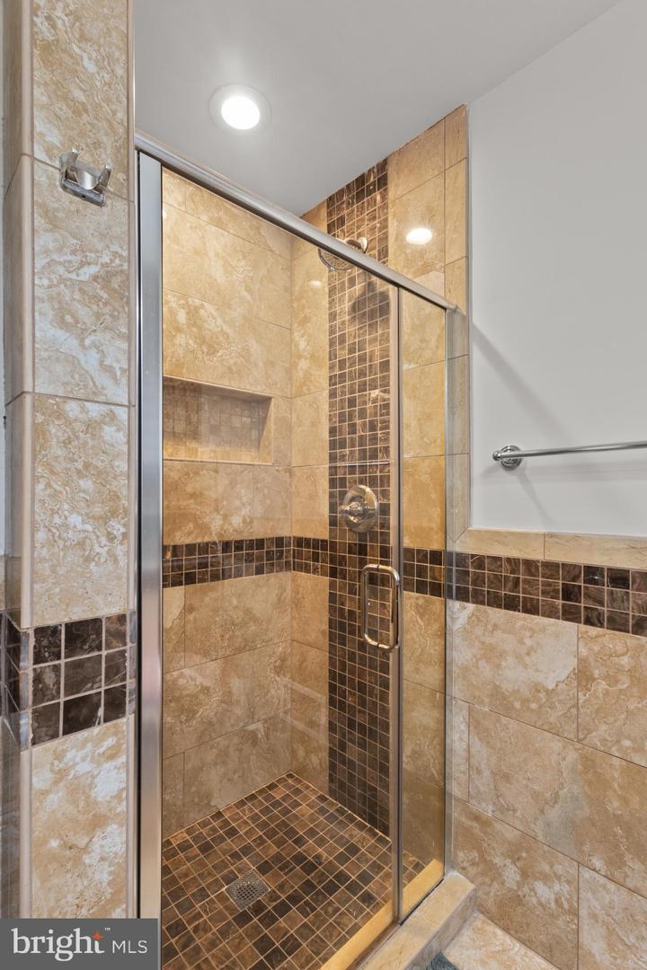 1811 WESTMORELAND ST, MCLEAN, Virginia 22101, 4 Bedrooms Bedrooms, 7 Rooms Rooms,3 BathroomsBathrooms,Residential,For sale,1811 WESTMORELAND ST,VAFX2262112 MLS # VAFX2262112