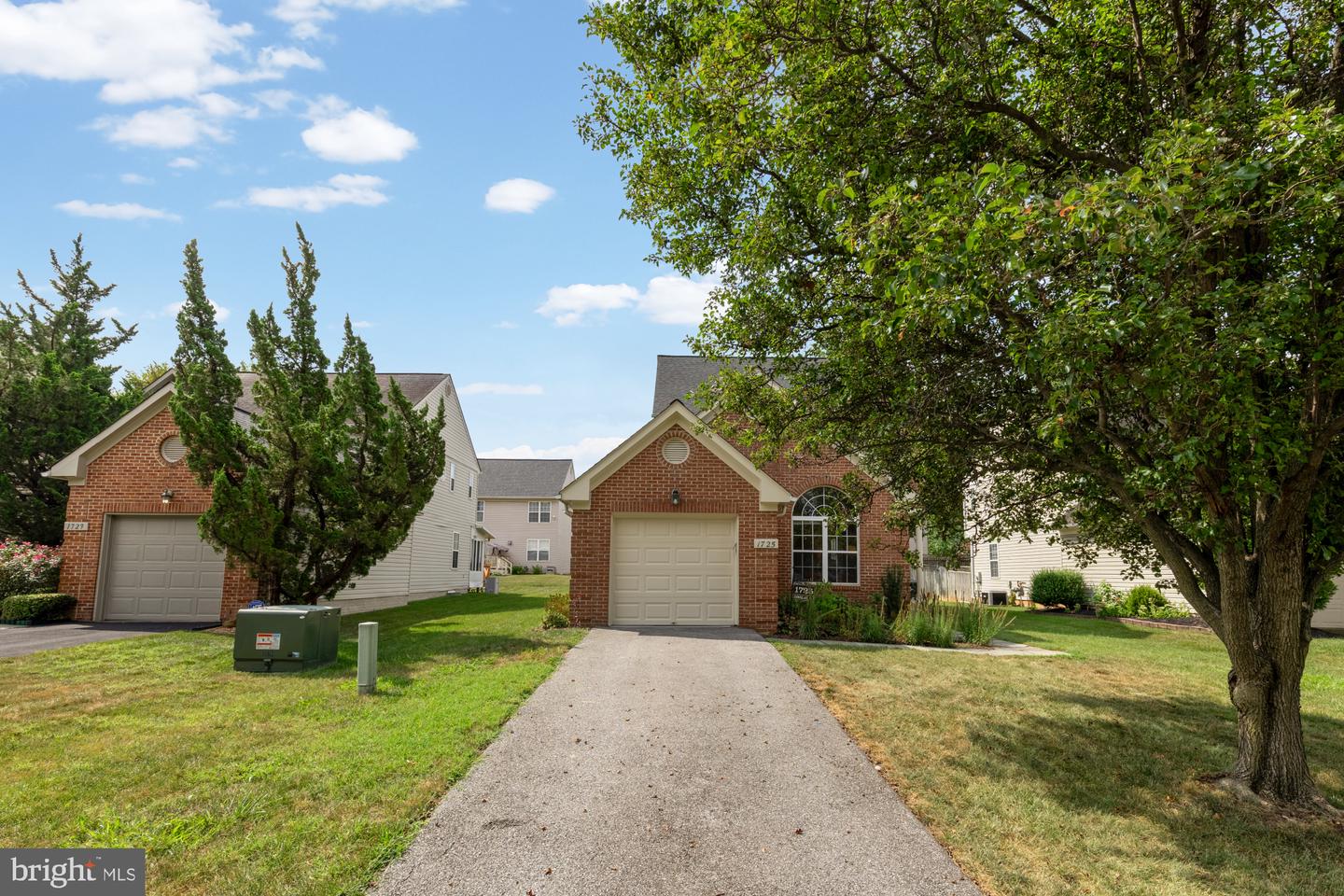 1725 DOUGLAS ST NE, WASHINGTON, District Of Columbia 20018, 3 Bedrooms Bedrooms, ,3 BathroomsBathrooms,Residential,For sale,1725 DOUGLAS ST NE,DCDC2215784 MLS # DCDC2215784