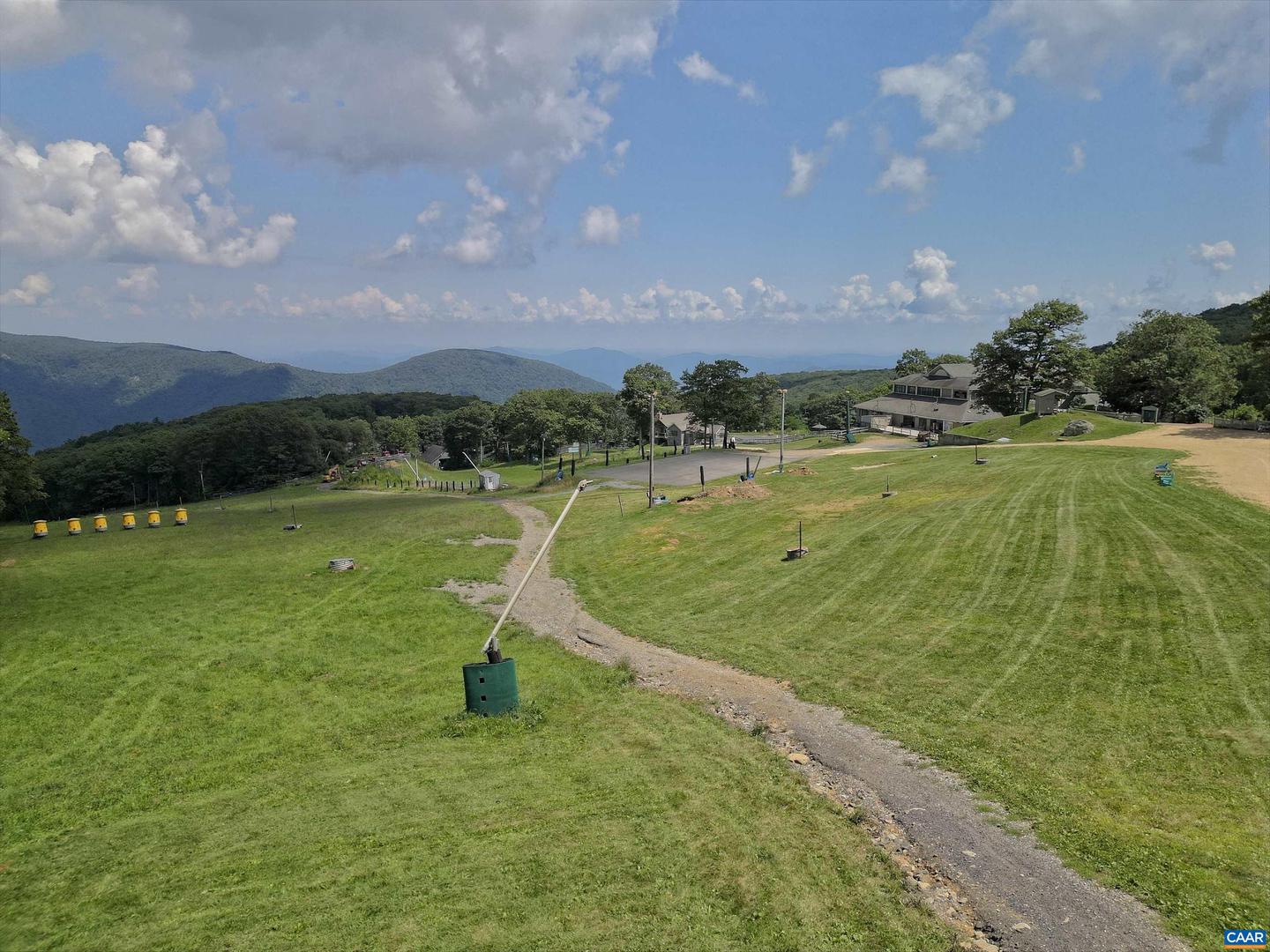 233 TIMBERS CONDOS, WINTERGREEN RESORT, Virginia 22967, 1 Bedroom Bedrooms, ,1 BathroomBathrooms,Residential,For sale,233 TIMBERS CONDOS,668009 MLS # 668009