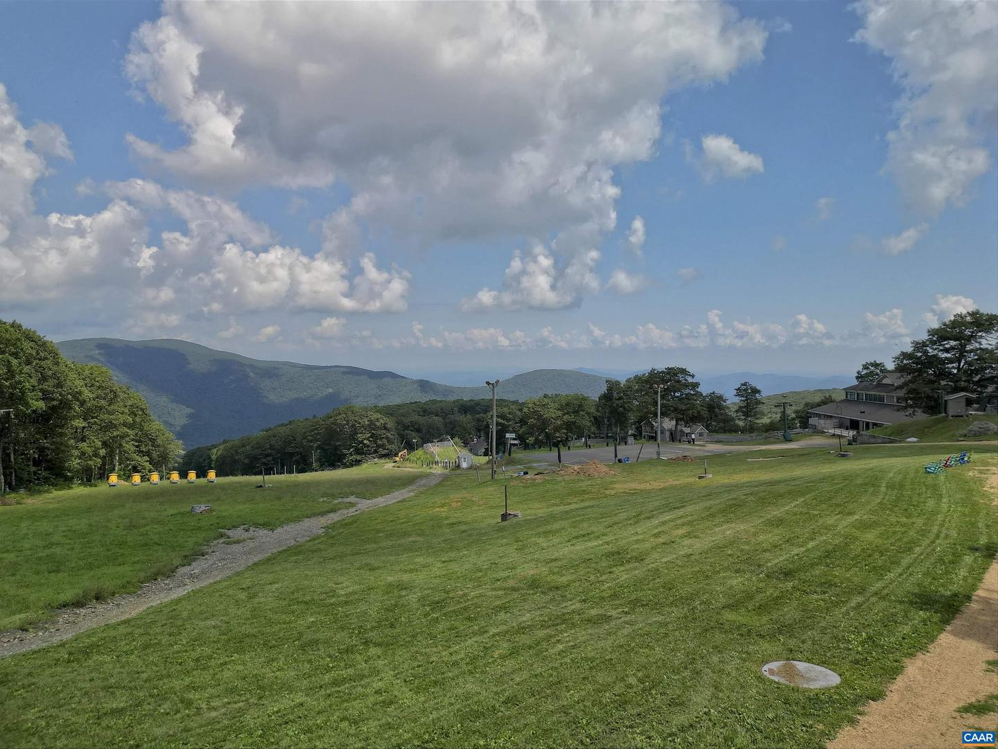 233 TIMBERS CONDOS, WINTERGREEN RESORT, Virginia 22967, 1 Bedroom Bedrooms, ,1 BathroomBathrooms,Residential,For sale,233 TIMBERS CONDOS,668009 MLS # 668009