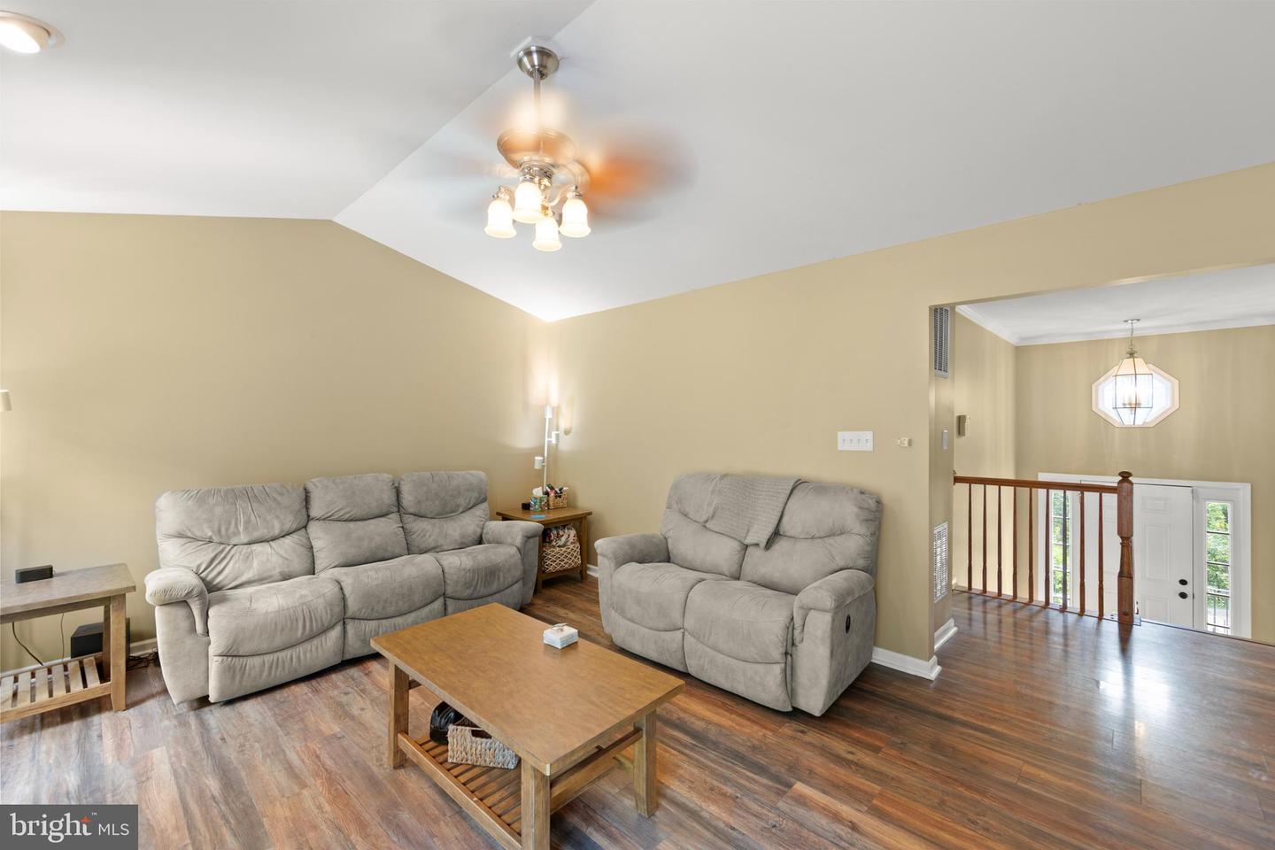 102 ELK, WINCHESTER, Virginia 22602, 4 Bedrooms Bedrooms, ,3 BathroomsBathrooms,Residential,For sale,102 ELK,VAFV2036242 MLS # VAFV2036242