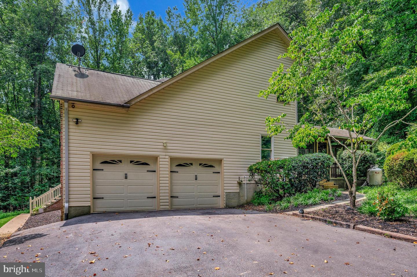 104 DENT RD, STAFFORD, Virginia 22554, 5 Bedrooms Bedrooms, ,2 BathroomsBathrooms,Residential,For sale,104 DENT RD,VAST2041948 MLS # VAST2041948