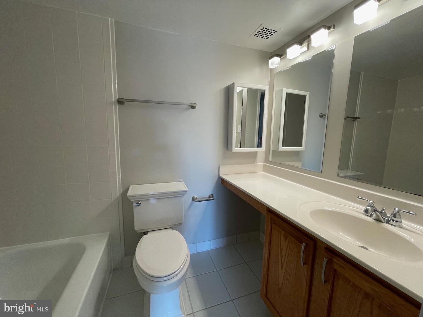 200 N PICKETT ST N #703, ALEXANDRIA, Virginia 22304, 2 Bedrooms Bedrooms, ,2 BathroomsBathrooms,Residential,For sale,200 N PICKETT ST N #703,VAAX2048712 MLS # VAAX2048712