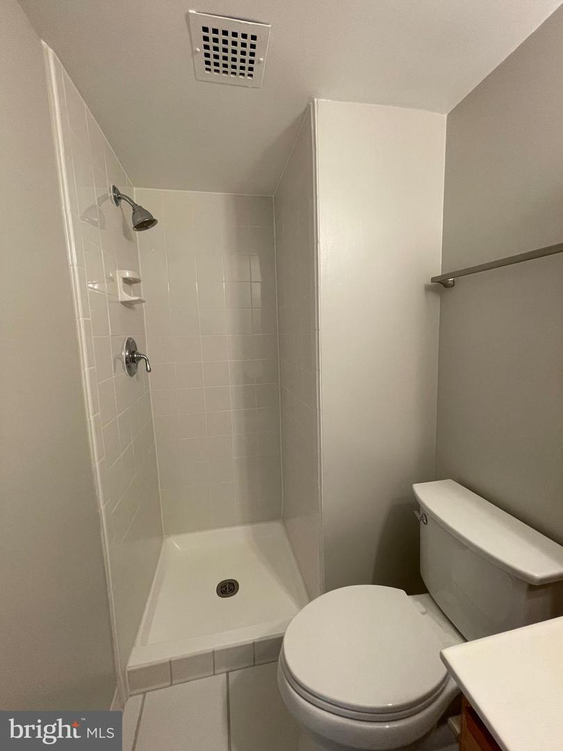 200 N PICKETT ST N #703, ALEXANDRIA, Virginia 22304, 2 Bedrooms Bedrooms, ,2 BathroomsBathrooms,Residential,For sale,200 N PICKETT ST N #703,VAAX2048712 MLS # VAAX2048712