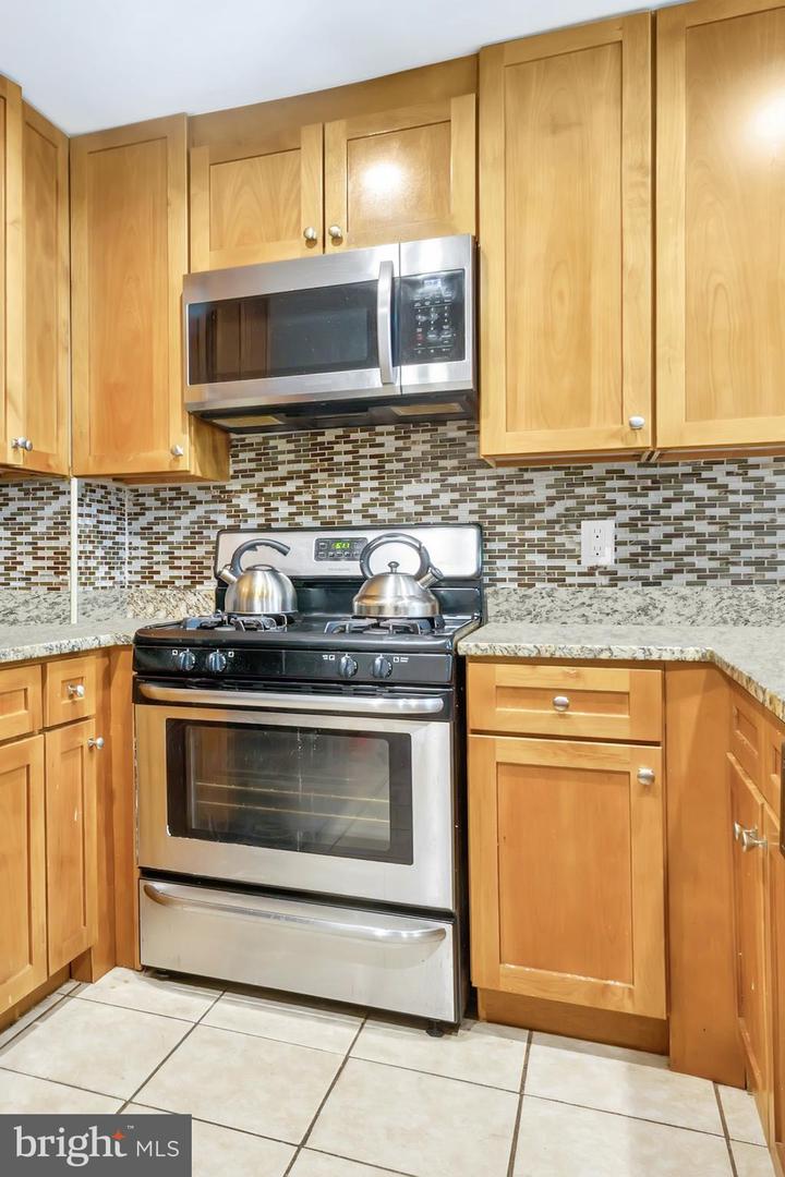 4900 SCHUYLER DR, ANNANDALE, Virginia 22003, 6 Bedrooms Bedrooms, ,3 BathroomsBathrooms,Residential,For sale,4900 SCHUYLER DR,VAFX2261942 MLS # VAFX2261942