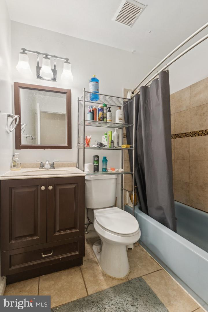 4900 SCHUYLER DR, ANNANDALE, Virginia 22003, 6 Bedrooms Bedrooms, ,3 BathroomsBathrooms,Residential,For sale,4900 SCHUYLER DR,VAFX2261942 MLS # VAFX2261942