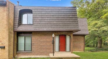 4900 SCHUYLER DR, ANNANDALE, Virginia 22003, 6 Bedrooms Bedrooms, ,3 BathroomsBathrooms,Residential,For sale,4900 SCHUYLER DR,VAFX2261942 MLS # VAFX2261942