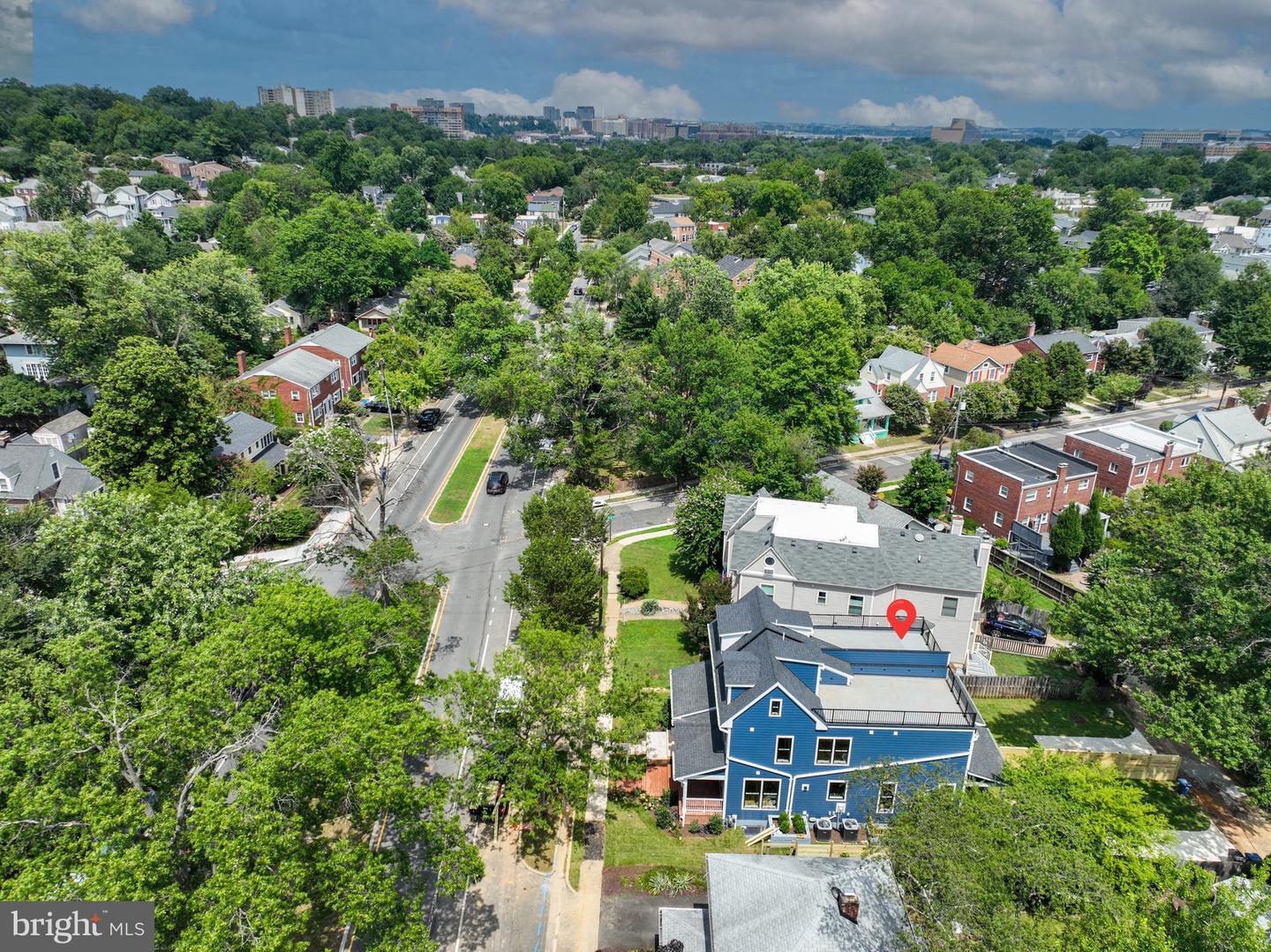 2105-A COMMONWEALTH AVE, ALEXANDRIA, Virginia 22301, 4 Bedrooms Bedrooms, 9 Rooms Rooms,3 BathroomsBathrooms,Residential,For sale,2105-A COMMONWEALTH AVE,VAAX2048732 MLS # VAAX2048732