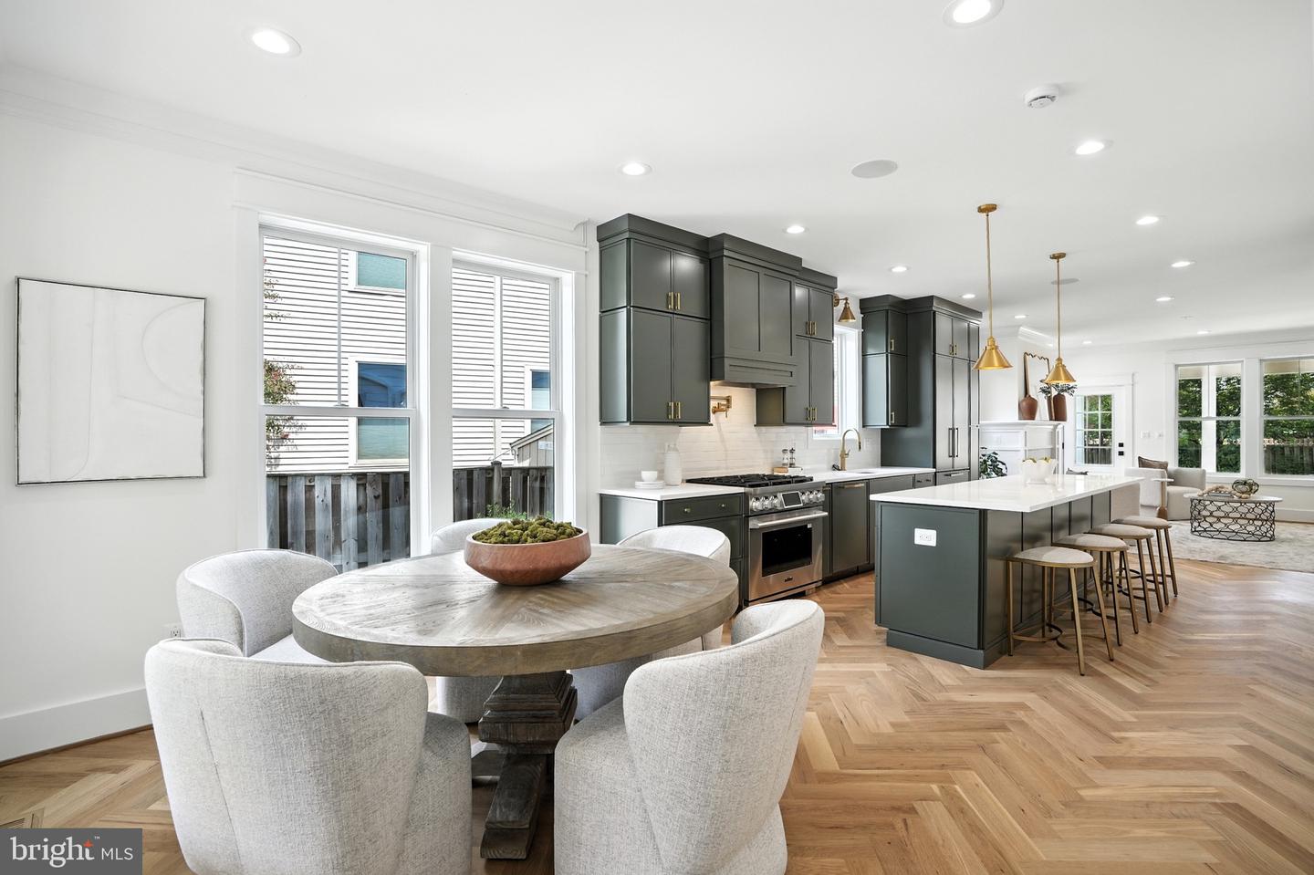 2105-A COMMONWEALTH AVE, ALEXANDRIA, Virginia 22301, 4 Bedrooms Bedrooms, 9 Rooms Rooms,3 BathroomsBathrooms,Residential,For sale,2105-A COMMONWEALTH AVE,VAAX2048732 MLS # VAAX2048732