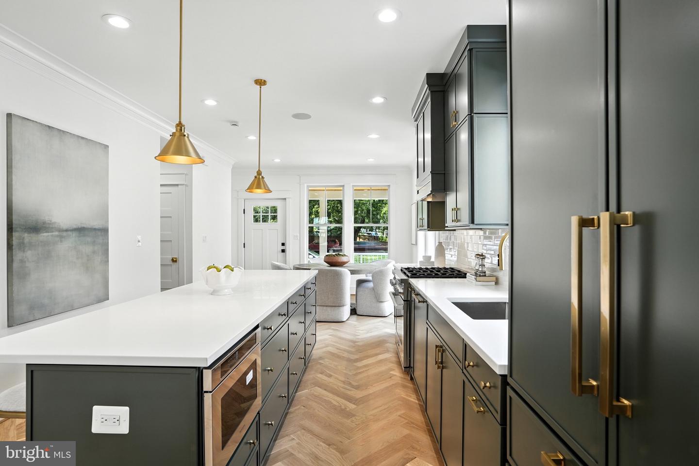2105-A COMMONWEALTH AVE, ALEXANDRIA, Virginia 22301, 4 Bedrooms Bedrooms, 9 Rooms Rooms,3 BathroomsBathrooms,Residential,For sale,2105-A COMMONWEALTH AVE,VAAX2048732 MLS # VAAX2048732