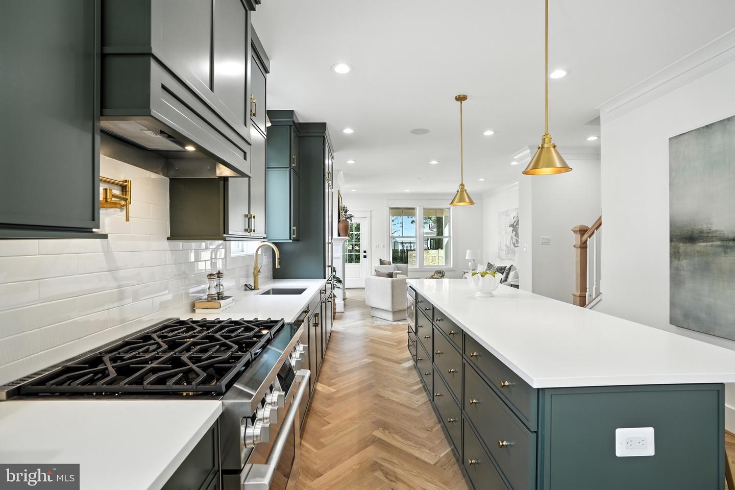 2105-A COMMONWEALTH AVE, ALEXANDRIA, Virginia 22301, 4 Bedrooms Bedrooms, 9 Rooms Rooms,3 BathroomsBathrooms,Residential,For sale,2105-A COMMONWEALTH AVE,VAAX2048732 MLS # VAAX2048732