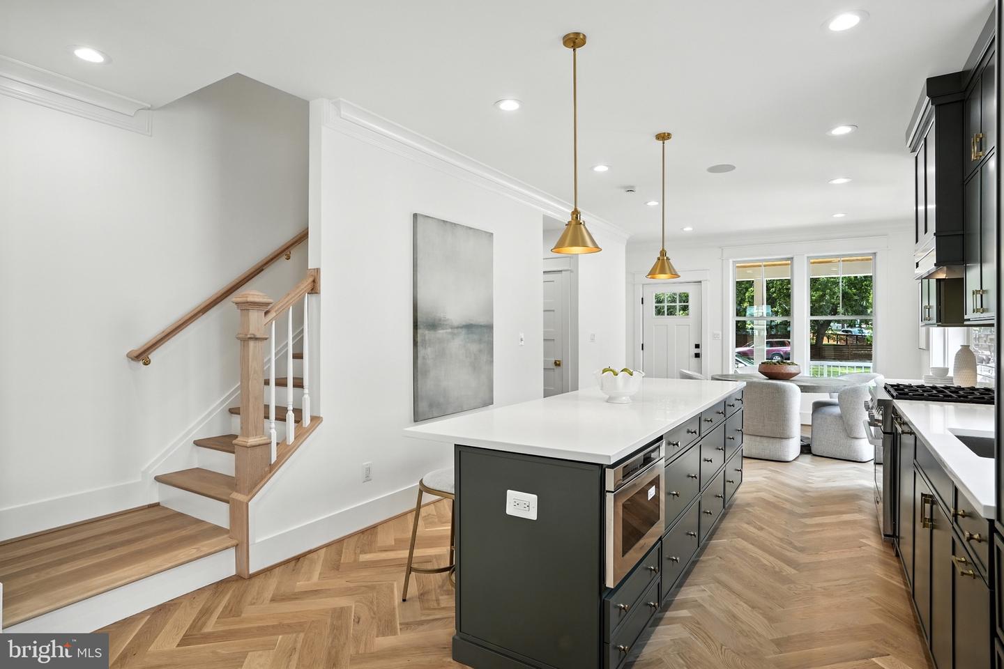 2105-A COMMONWEALTH AVE, ALEXANDRIA, Virginia 22301, 4 Bedrooms Bedrooms, 9 Rooms Rooms,3 BathroomsBathrooms,Residential,For sale,2105-A COMMONWEALTH AVE,VAAX2048732 MLS # VAAX2048732