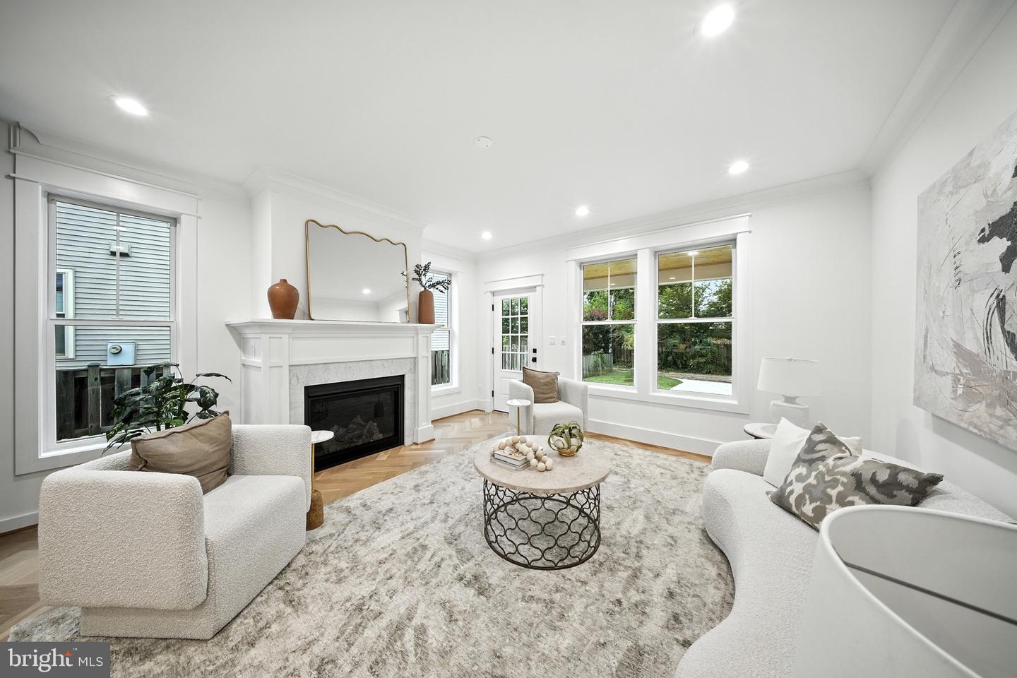 2105-A COMMONWEALTH AVE, ALEXANDRIA, Virginia 22301, 4 Bedrooms Bedrooms, 9 Rooms Rooms,3 BathroomsBathrooms,Residential,For sale,2105-A COMMONWEALTH AVE,VAAX2048732 MLS # VAAX2048732
