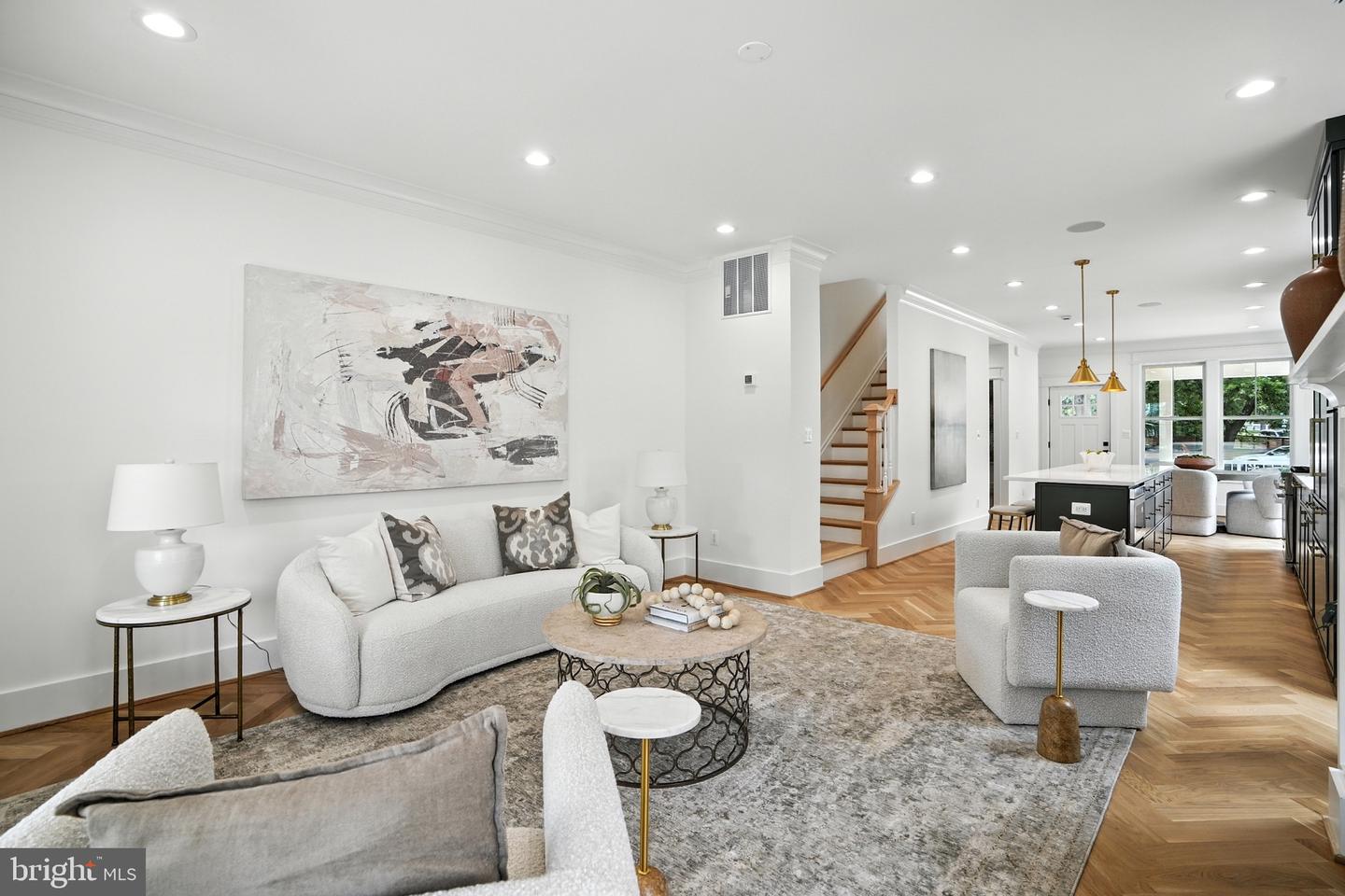 2105-A COMMONWEALTH AVE, ALEXANDRIA, Virginia 22301, 4 Bedrooms Bedrooms, 9 Rooms Rooms,3 BathroomsBathrooms,Residential,For sale,2105-A COMMONWEALTH AVE,VAAX2048732 MLS # VAAX2048732
