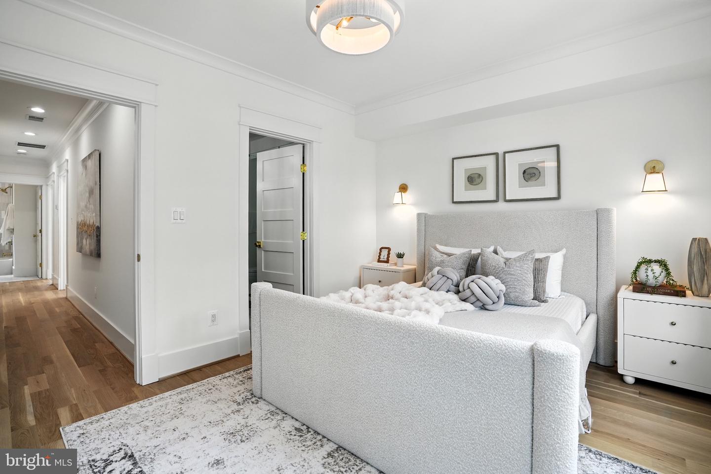 2105-A COMMONWEALTH AVE, ALEXANDRIA, Virginia 22301, 4 Bedrooms Bedrooms, 9 Rooms Rooms,3 BathroomsBathrooms,Residential,For sale,2105-A COMMONWEALTH AVE,VAAX2048732 MLS # VAAX2048732