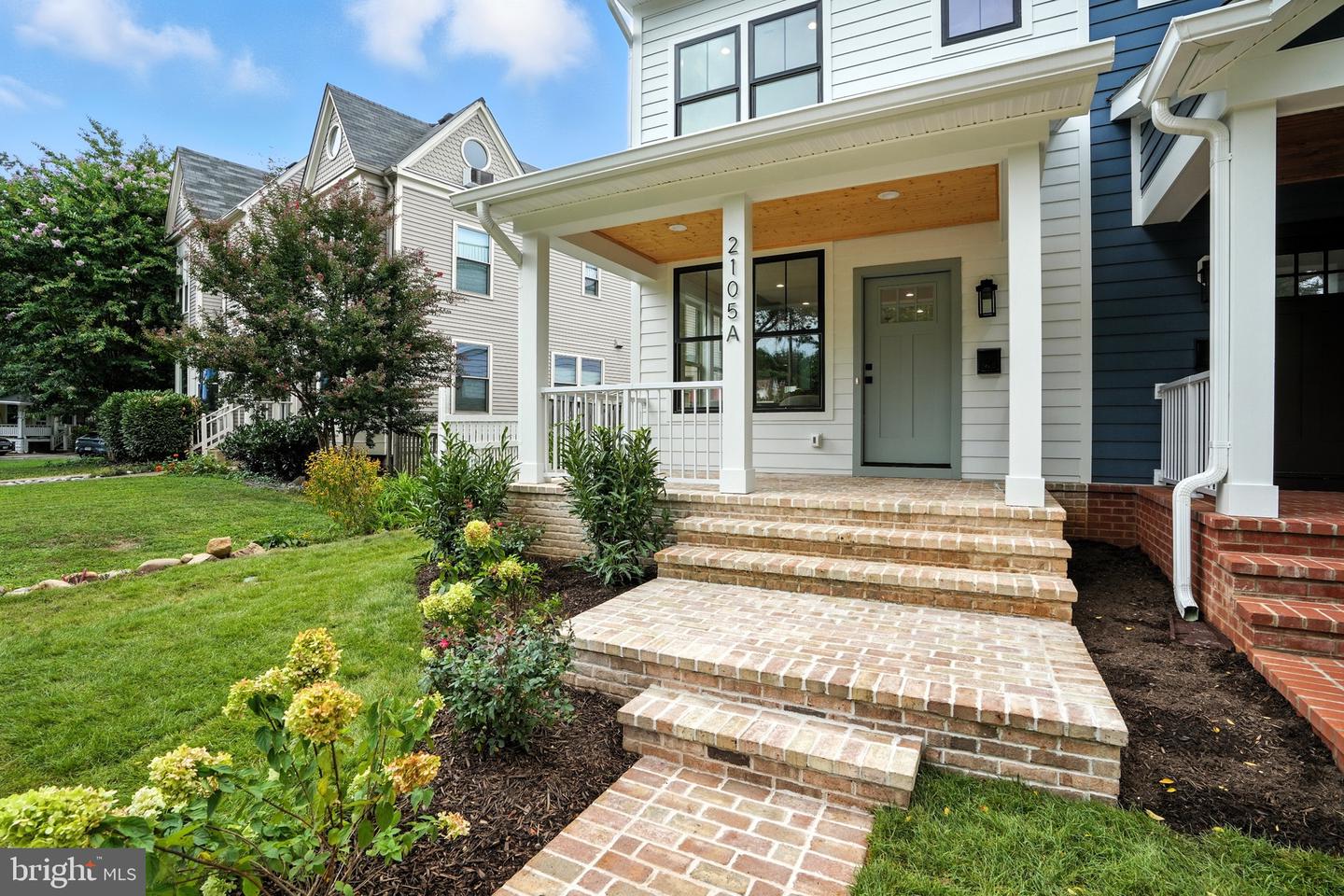 2105-A COMMONWEALTH AVE, ALEXANDRIA, Virginia 22301, 4 Bedrooms Bedrooms, 9 Rooms Rooms,3 BathroomsBathrooms,Residential,For sale,2105-A COMMONWEALTH AVE,VAAX2048732 MLS # VAAX2048732