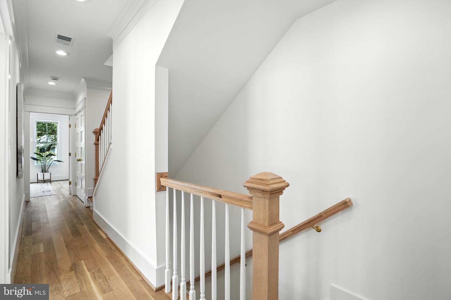 2105-A COMMONWEALTH AVE, ALEXANDRIA, Virginia 22301, 4 Bedrooms Bedrooms, 9 Rooms Rooms,3 BathroomsBathrooms,Residential,For sale,2105-A COMMONWEALTH AVE,VAAX2048732 MLS # VAAX2048732
