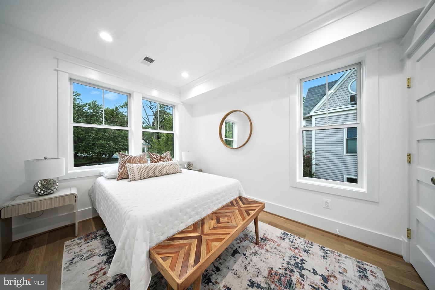 2105-A COMMONWEALTH AVE, ALEXANDRIA, Virginia 22301, 4 Bedrooms Bedrooms, 9 Rooms Rooms,3 BathroomsBathrooms,Residential,For sale,2105-A COMMONWEALTH AVE,VAAX2048732 MLS # VAAX2048732