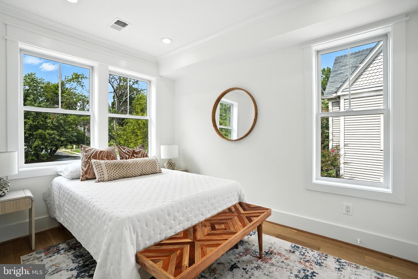 2105-A COMMONWEALTH AVE, ALEXANDRIA, Virginia 22301, 4 Bedrooms Bedrooms, 9 Rooms Rooms,3 BathroomsBathrooms,Residential,For sale,2105-A COMMONWEALTH AVE,VAAX2048732 MLS # VAAX2048732