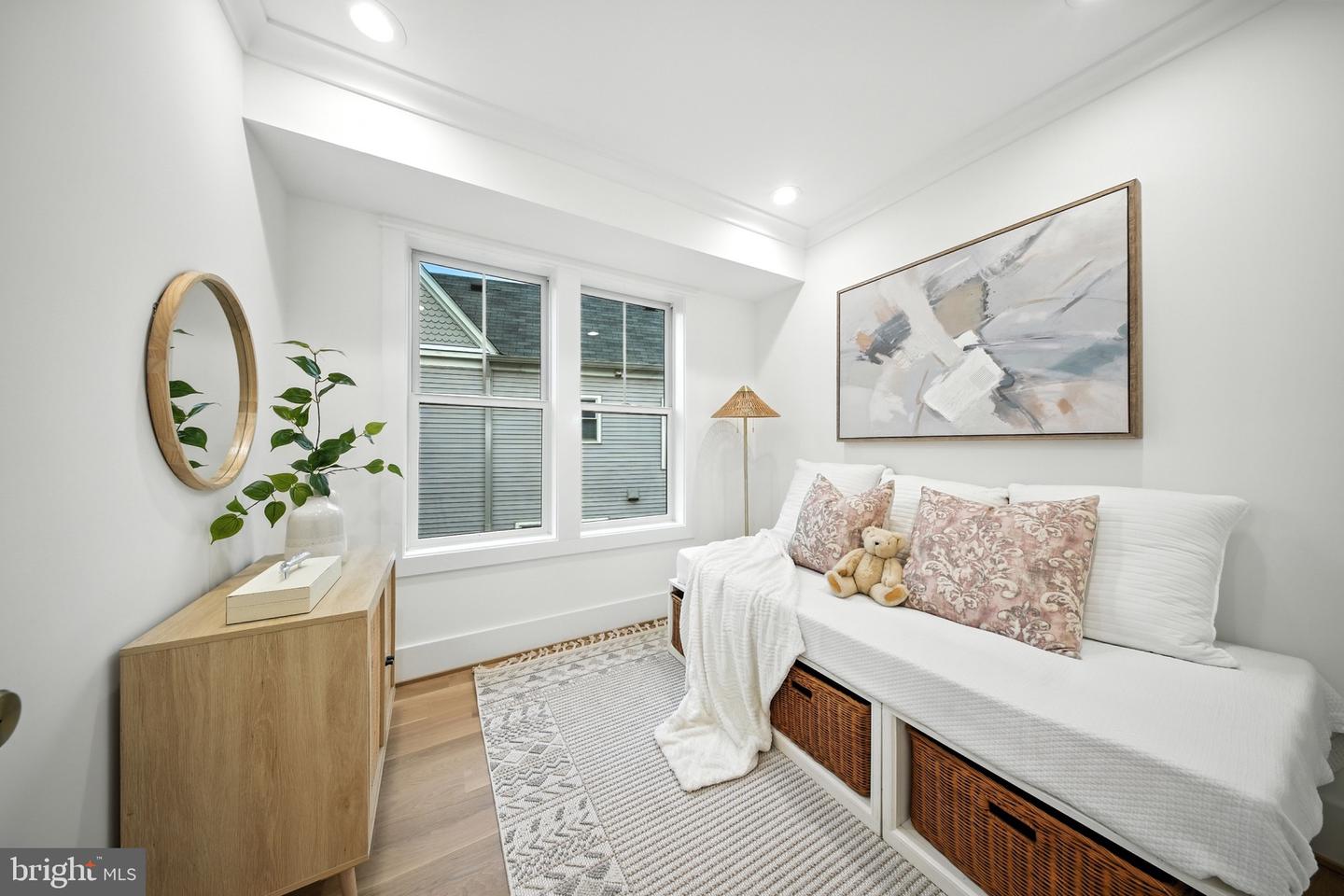 2105-A COMMONWEALTH AVE, ALEXANDRIA, Virginia 22301, 4 Bedrooms Bedrooms, 9 Rooms Rooms,3 BathroomsBathrooms,Residential,For sale,2105-A COMMONWEALTH AVE,VAAX2048732 MLS # VAAX2048732