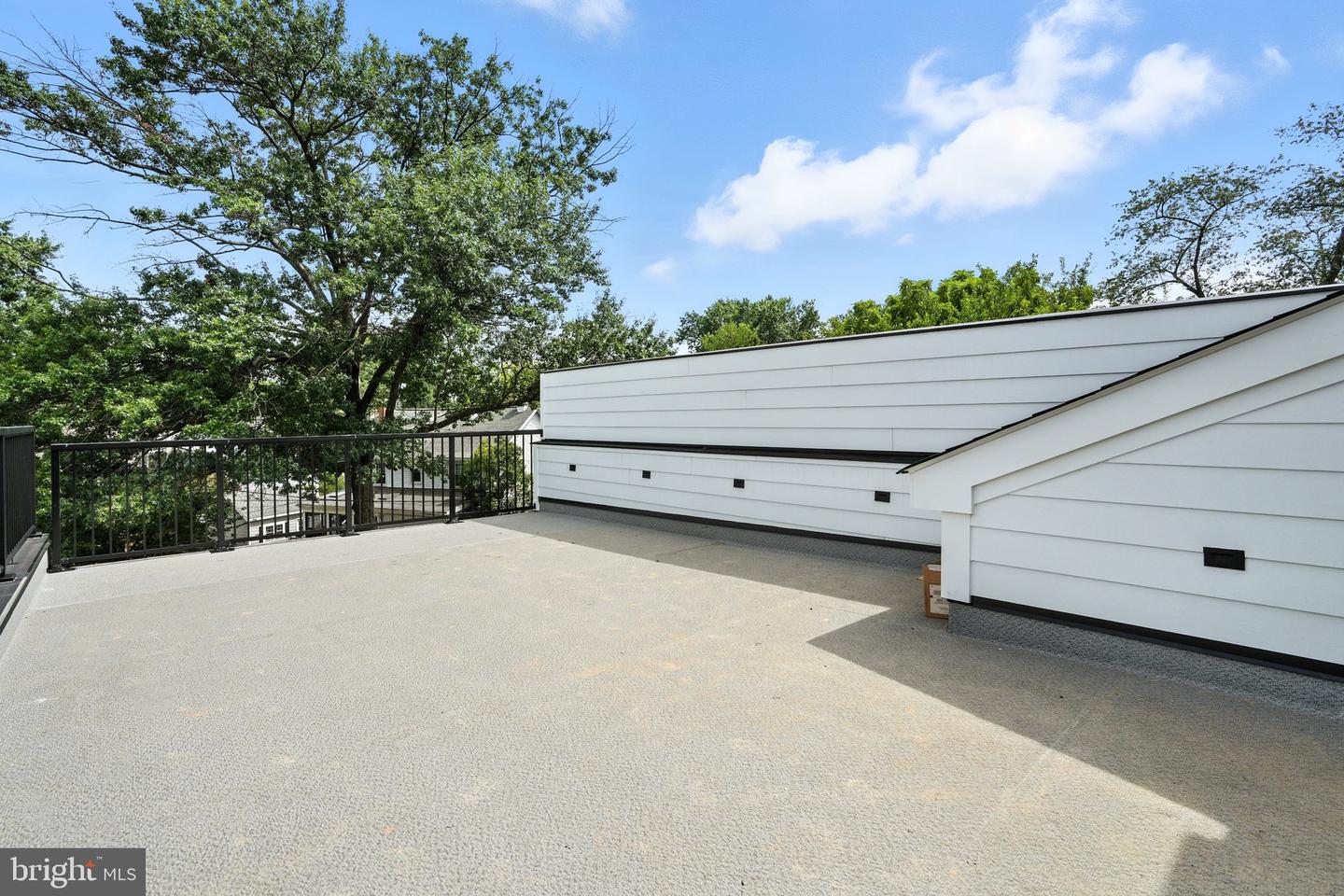 2105-A COMMONWEALTH AVE, ALEXANDRIA, Virginia 22301, 4 Bedrooms Bedrooms, 9 Rooms Rooms,3 BathroomsBathrooms,Residential,For sale,2105-A COMMONWEALTH AVE,VAAX2048732 MLS # VAAX2048732