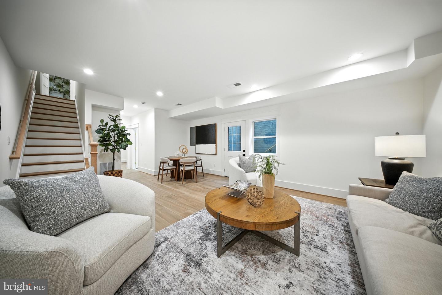 2105-A COMMONWEALTH AVE, ALEXANDRIA, Virginia 22301, 4 Bedrooms Bedrooms, 9 Rooms Rooms,3 BathroomsBathrooms,Residential,For sale,2105-A COMMONWEALTH AVE,VAAX2048732 MLS # VAAX2048732