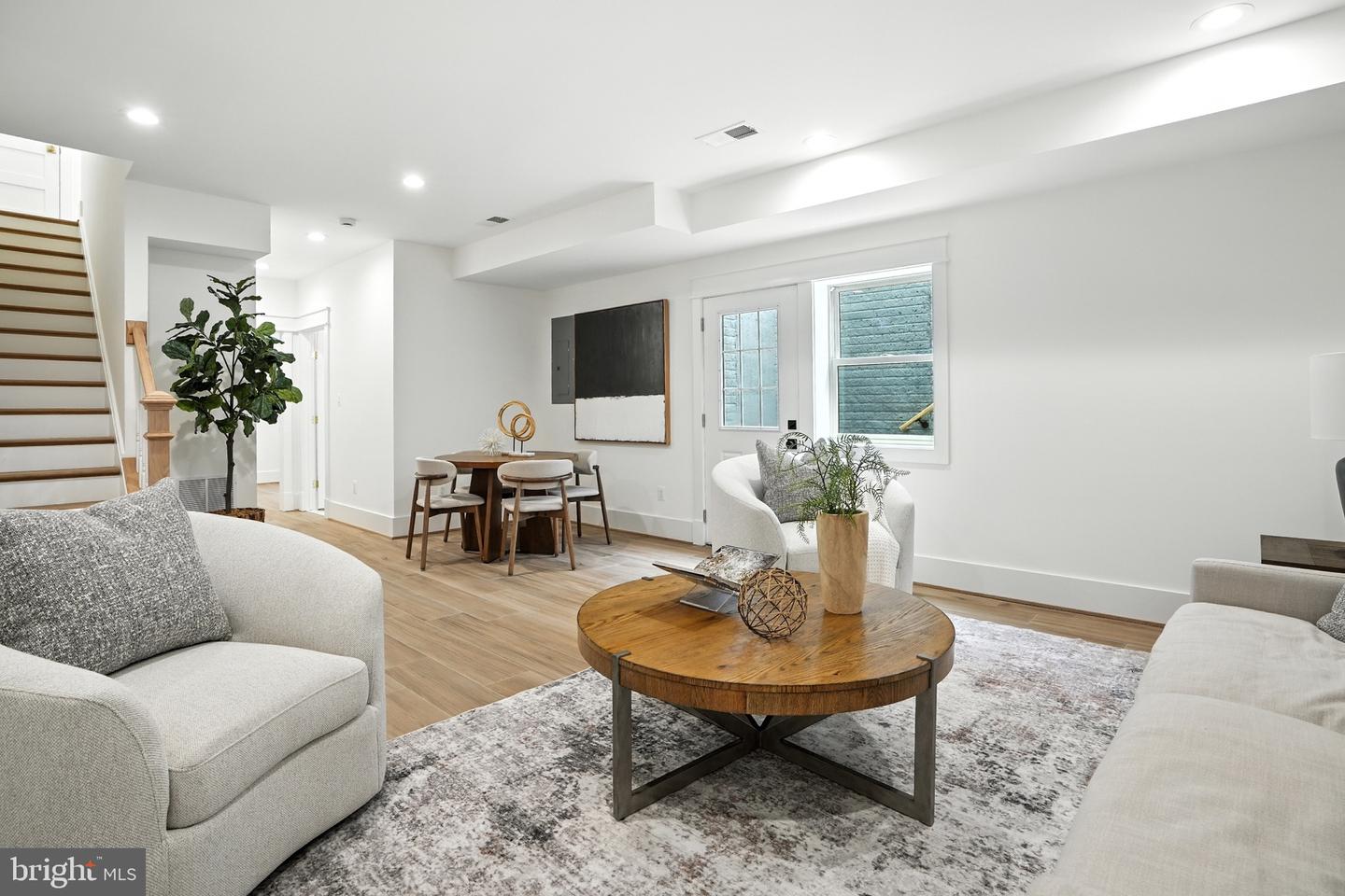 2105-A COMMONWEALTH AVE, ALEXANDRIA, Virginia 22301, 4 Bedrooms Bedrooms, 9 Rooms Rooms,3 BathroomsBathrooms,Residential,For sale,2105-A COMMONWEALTH AVE,VAAX2048732 MLS # VAAX2048732
