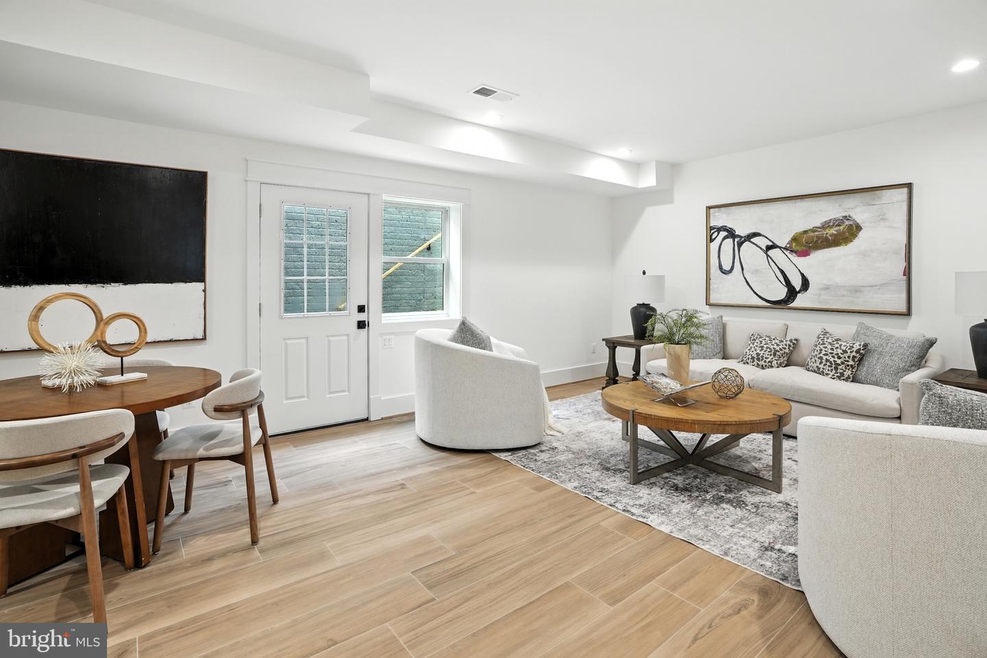 2105-A COMMONWEALTH AVE, ALEXANDRIA, Virginia 22301, 4 Bedrooms Bedrooms, 9 Rooms Rooms,3 BathroomsBathrooms,Residential,For sale,2105-A COMMONWEALTH AVE,VAAX2048732 MLS # VAAX2048732