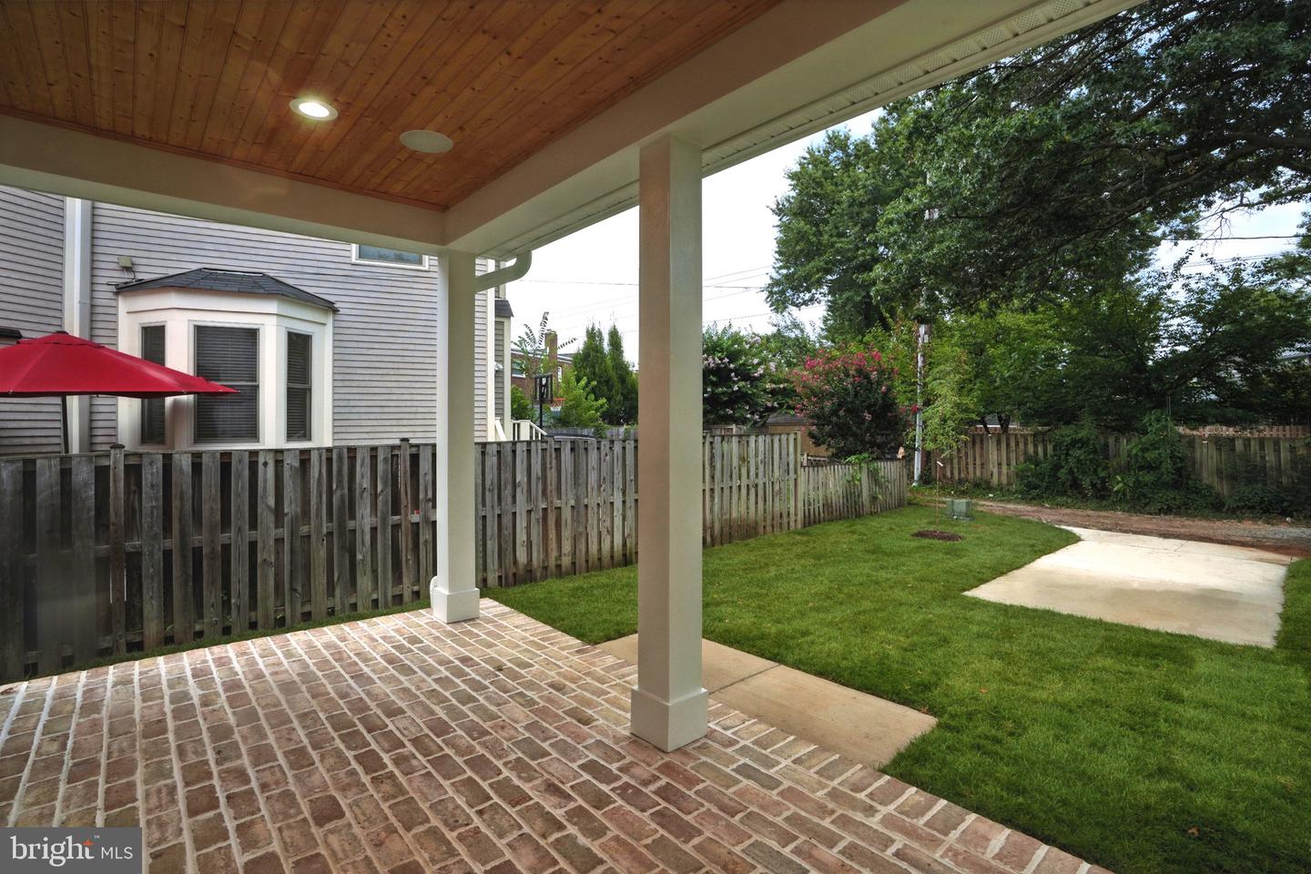 2105-A COMMONWEALTH AVE, ALEXANDRIA, Virginia 22301, 4 Bedrooms Bedrooms, 9 Rooms Rooms,3 BathroomsBathrooms,Residential,For sale,2105-A COMMONWEALTH AVE,VAAX2048732 MLS # VAAX2048732