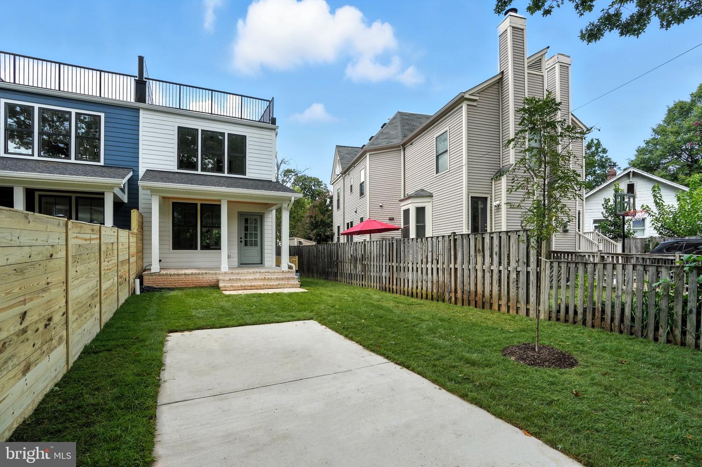2105-A COMMONWEALTH AVE, ALEXANDRIA, Virginia 22301, 4 Bedrooms Bedrooms, 9 Rooms Rooms,3 BathroomsBathrooms,Residential,For sale,2105-A COMMONWEALTH AVE,VAAX2048732 MLS # VAAX2048732