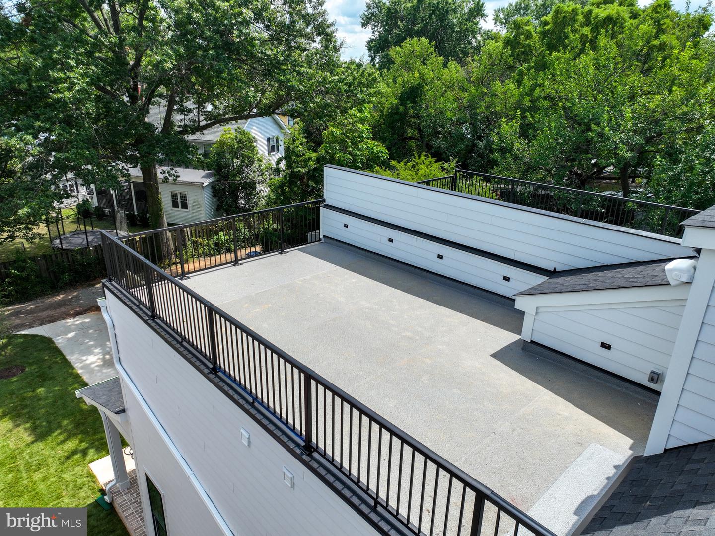 2105-A COMMONWEALTH AVE, ALEXANDRIA, Virginia 22301, 4 Bedrooms Bedrooms, 9 Rooms Rooms,3 BathroomsBathrooms,Residential,For sale,2105-A COMMONWEALTH AVE,VAAX2048732 MLS # VAAX2048732