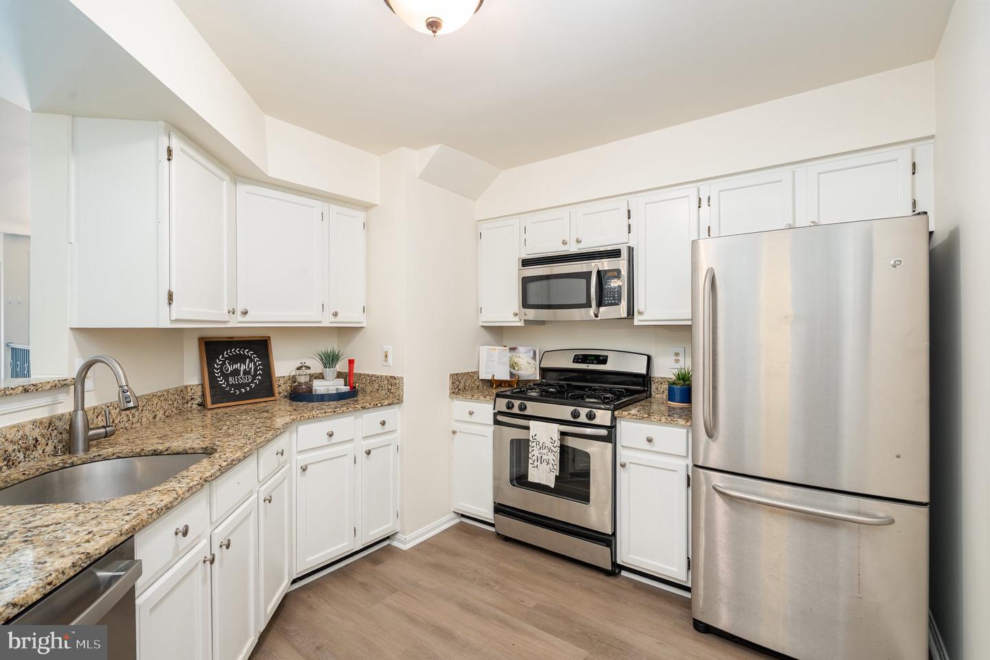 4068 CHETHAM WAY, WOODBRIDGE, Virginia 22192, 3 Bedrooms Bedrooms, 11 Rooms Rooms,2 BathroomsBathrooms,Residential,For sale,4068 CHETHAM WAY,VAPW2101752 MLS # VAPW2101752