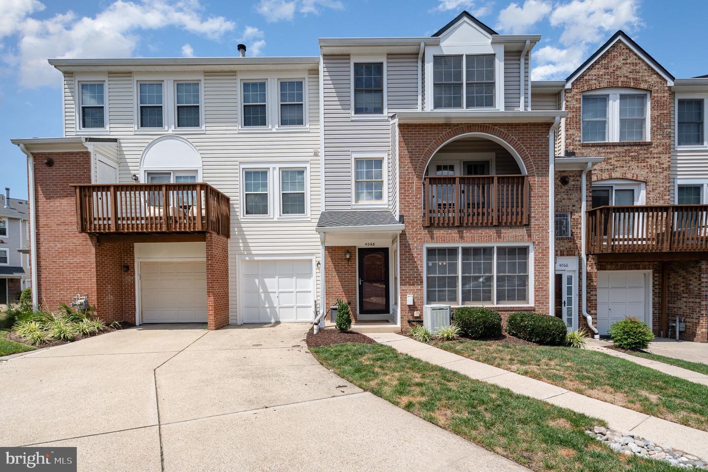 4068 CHETHAM WAY, WOODBRIDGE, Virginia 22192, 3 Bedrooms Bedrooms, 11 Rooms Rooms,2 BathroomsBathrooms,Residential,For sale,4068 CHETHAM WAY,VAPW2101752 MLS # VAPW2101752