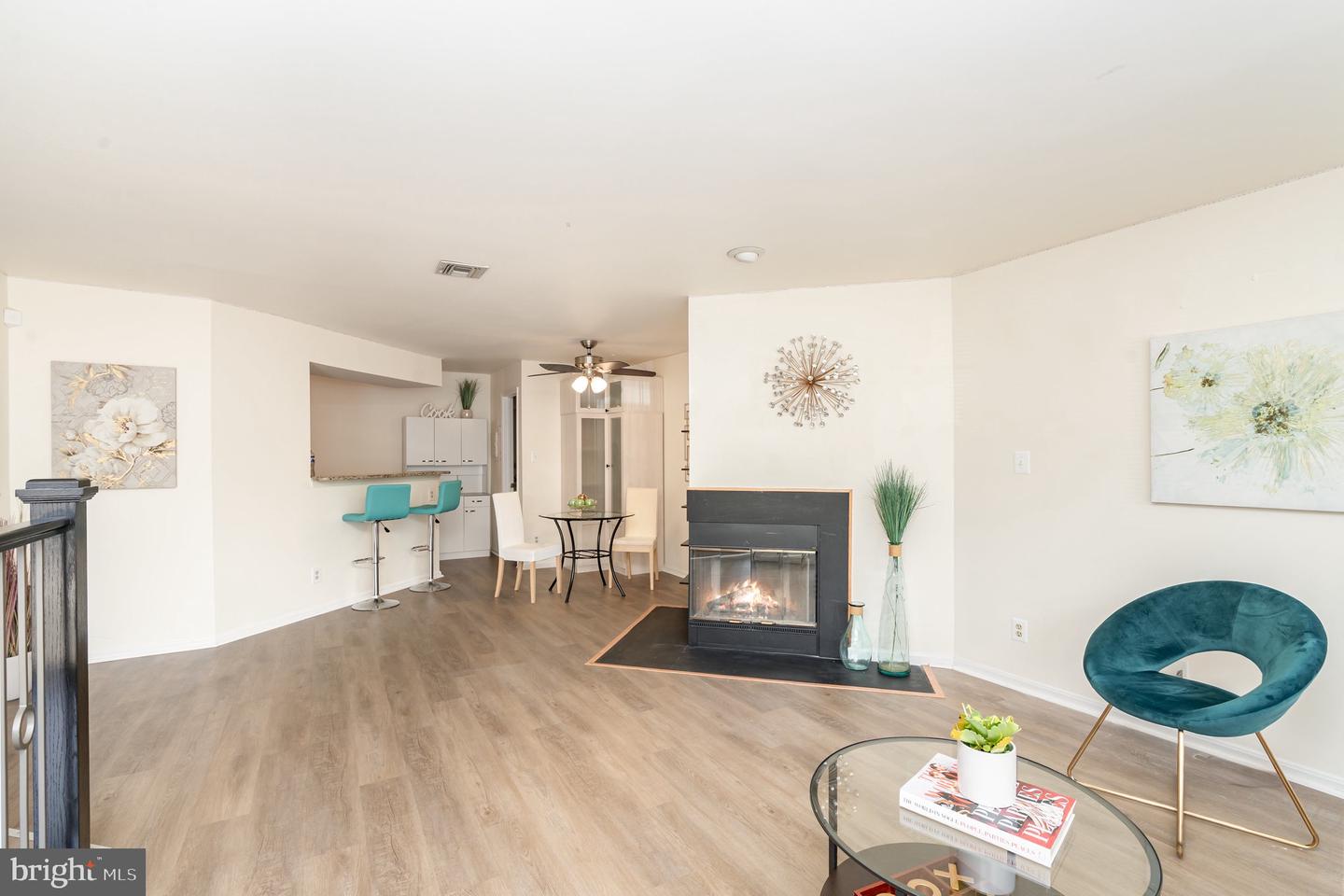 4068 CHETHAM WAY, WOODBRIDGE, Virginia 22192, 3 Bedrooms Bedrooms, 11 Rooms Rooms,2 BathroomsBathrooms,Residential,For sale,4068 CHETHAM WAY,VAPW2101752 MLS # VAPW2101752